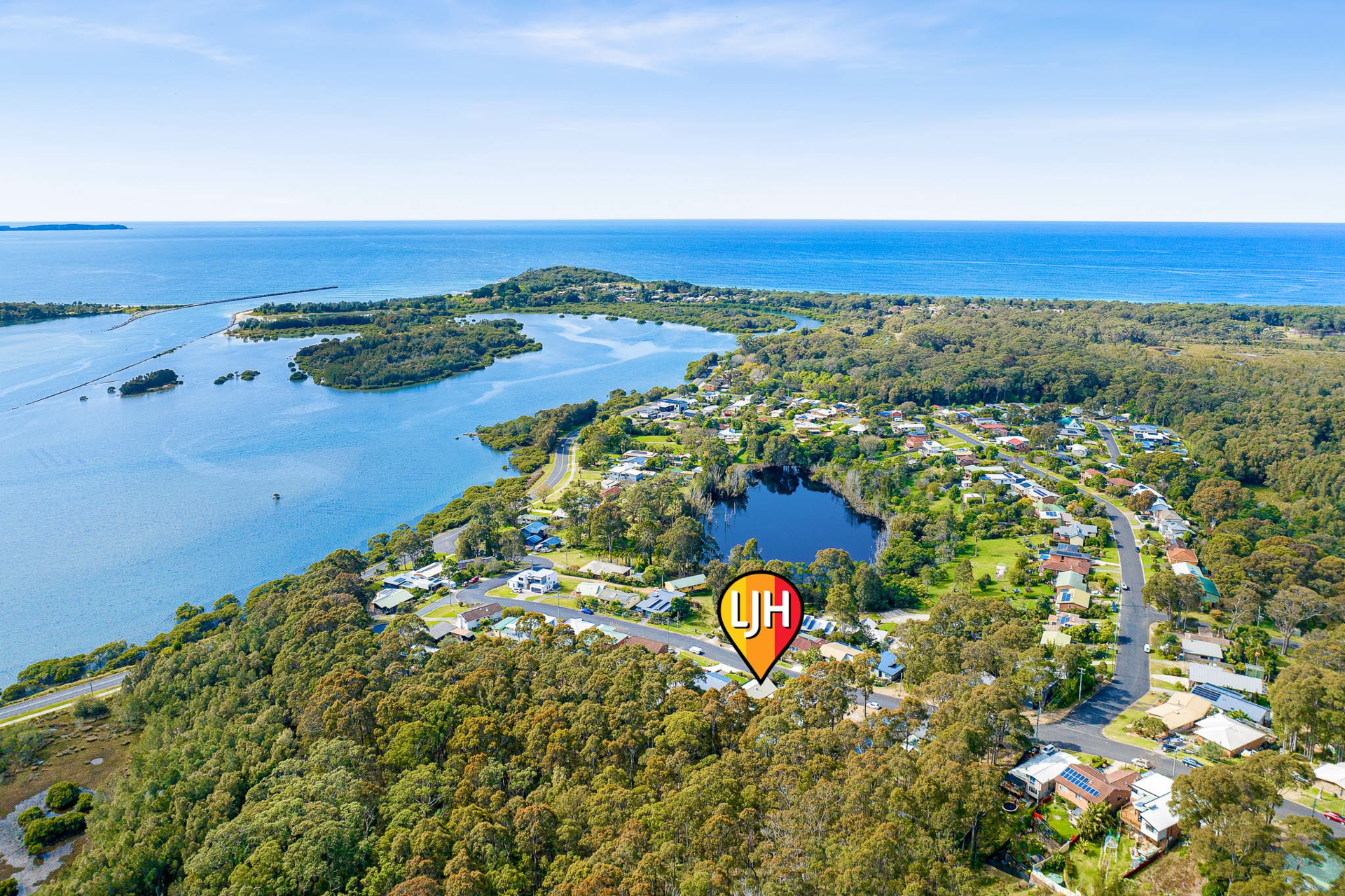 15 Hazel Road, MORUYA HEADS