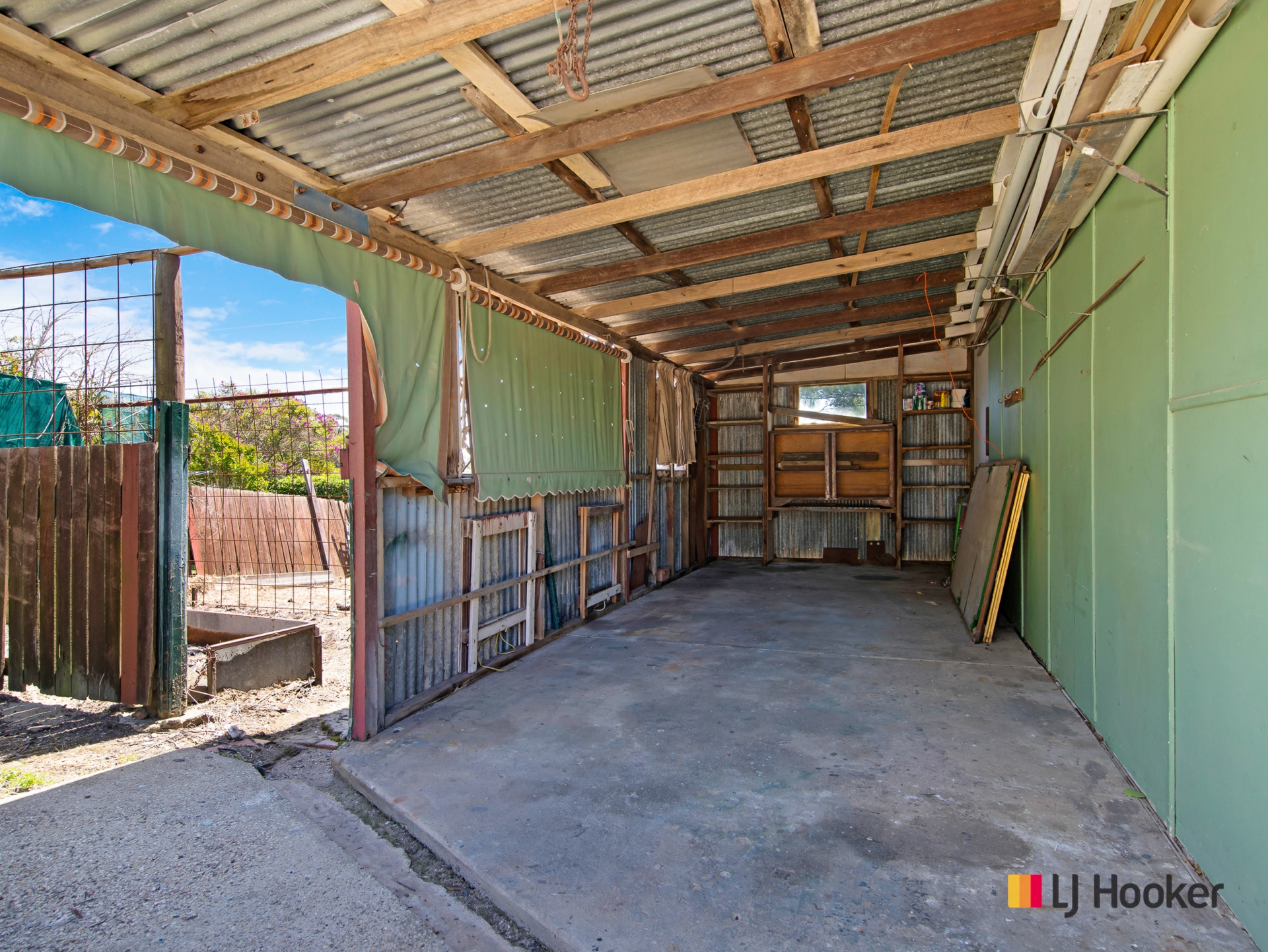 556 Beach Road, DENHAMS BEACH