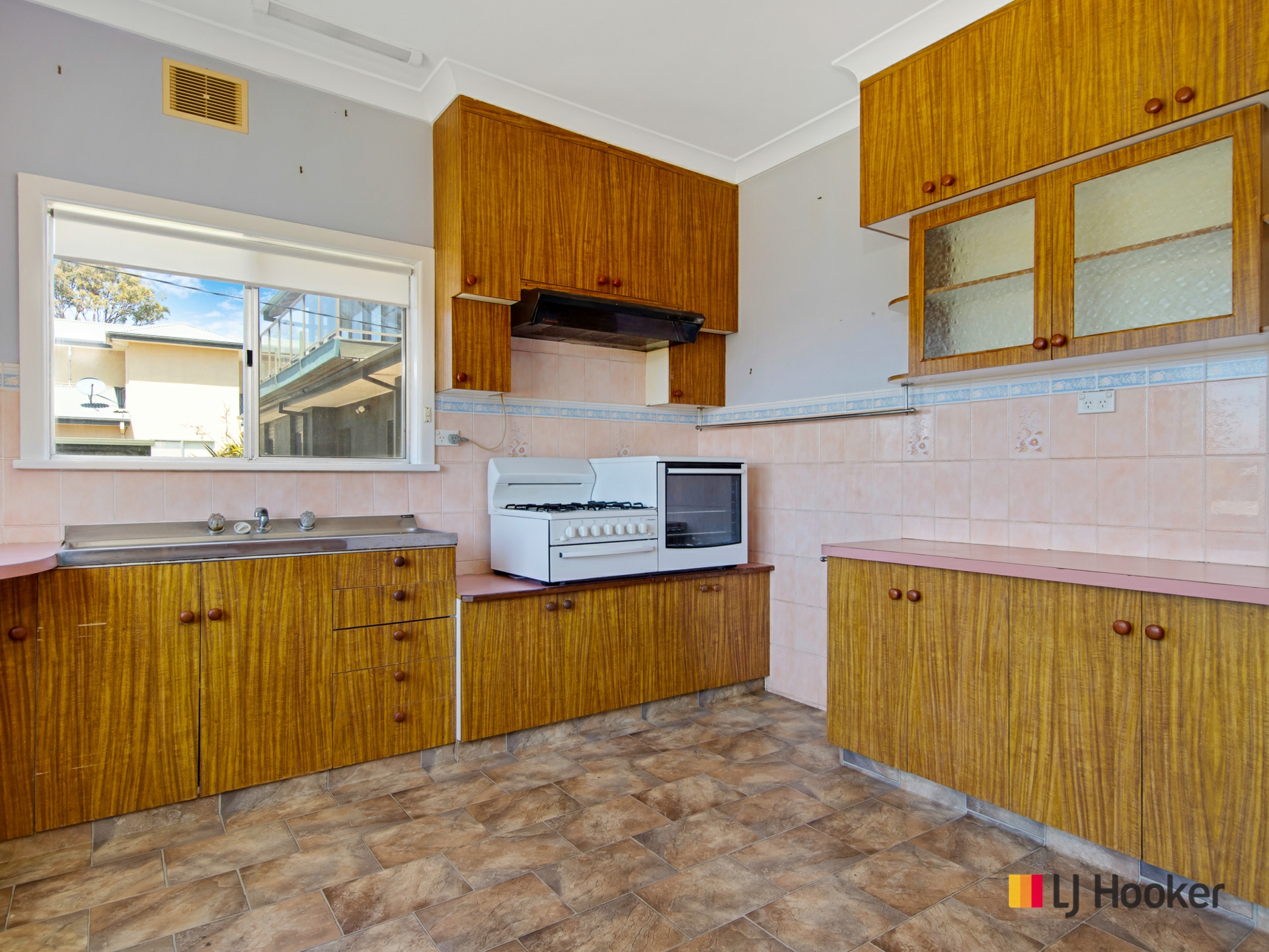 556 Beach Road, DENHAMS BEACH
