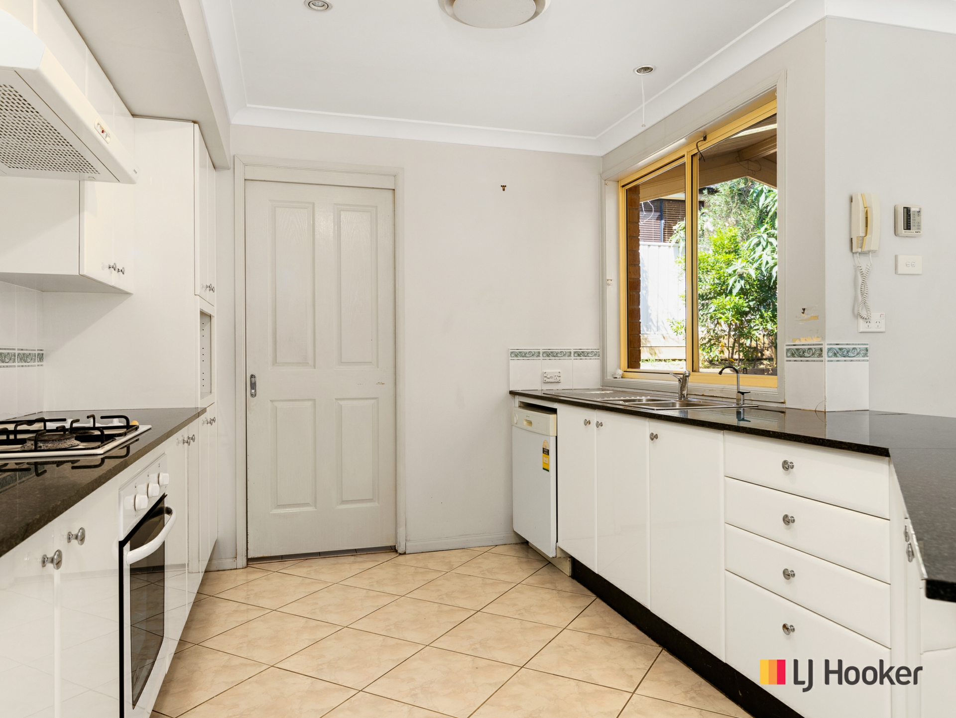 8 John Forrest Place, SUNSHINE BAY