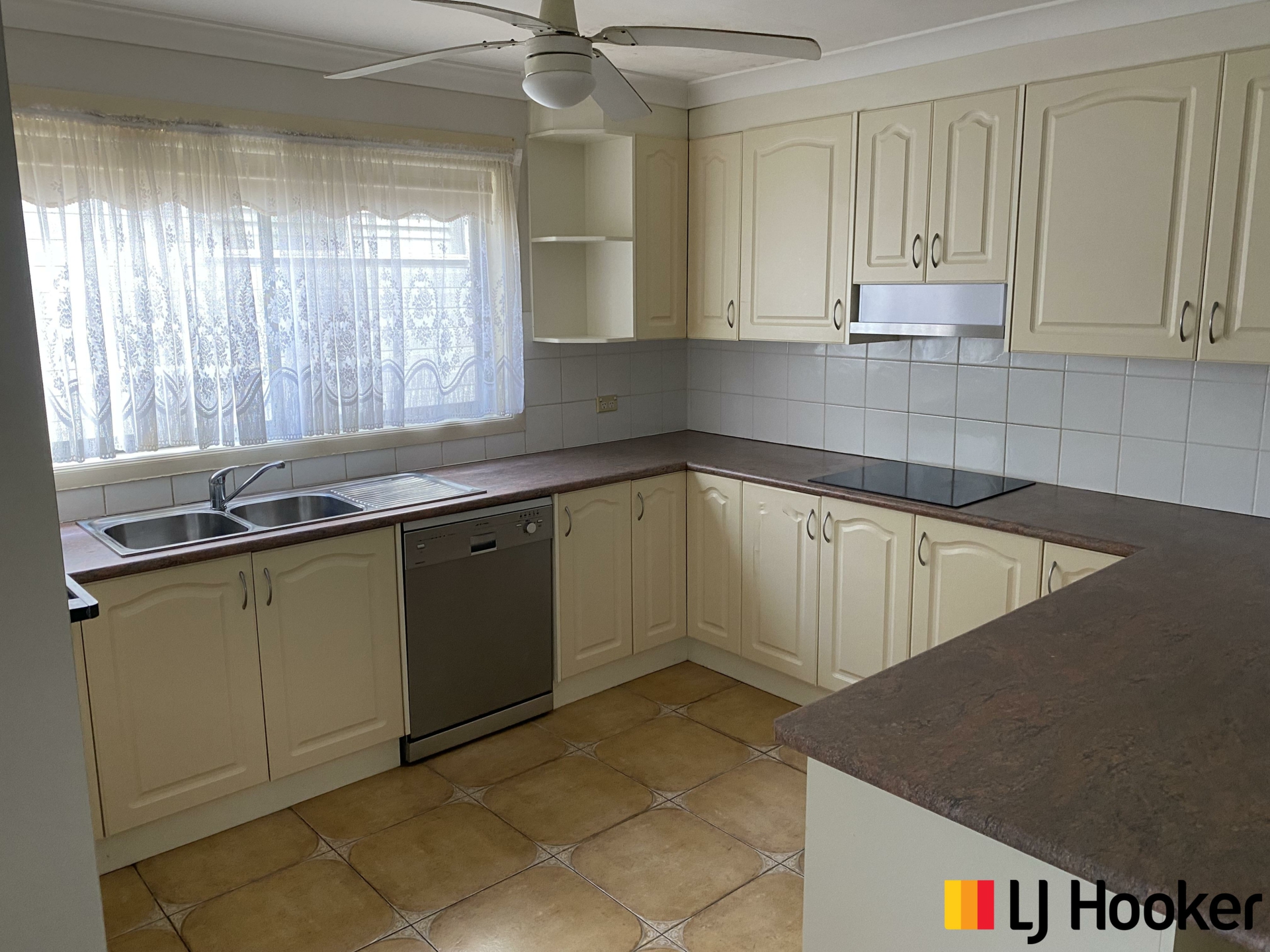 16 Timber Way, SURF BEACH