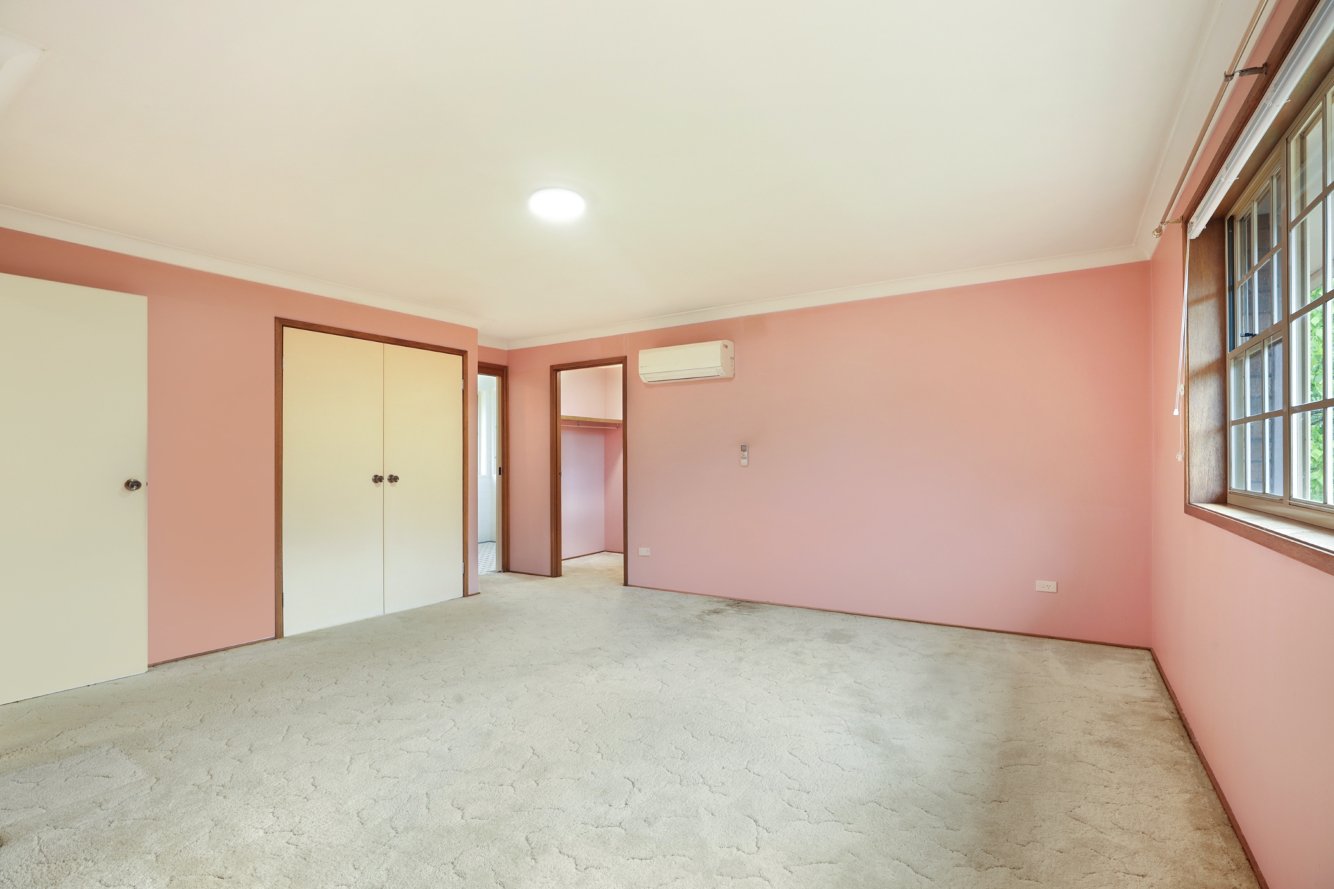 1 Lynne Close — photo 5 of 12