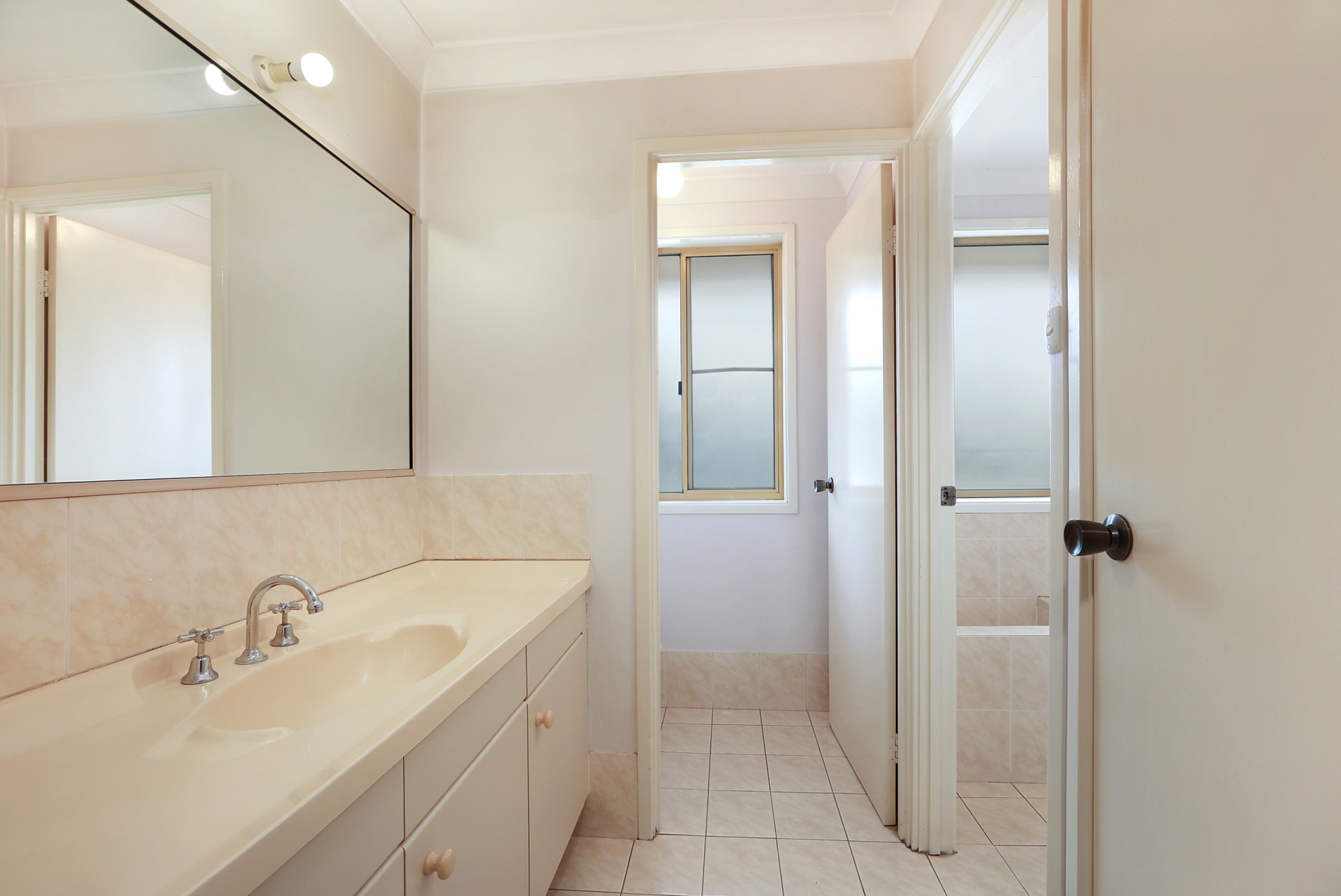 1 Lynne Close — photo 6 of 12