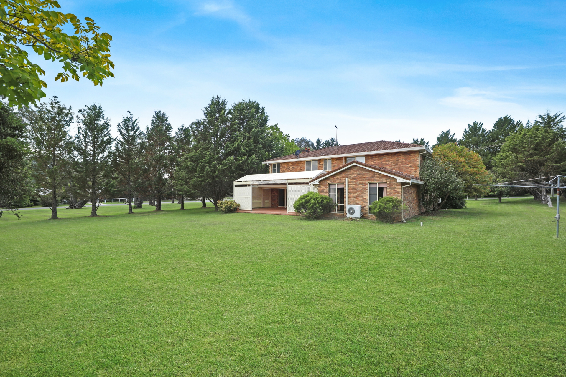 1 Lynne Close — photo 9 of 12