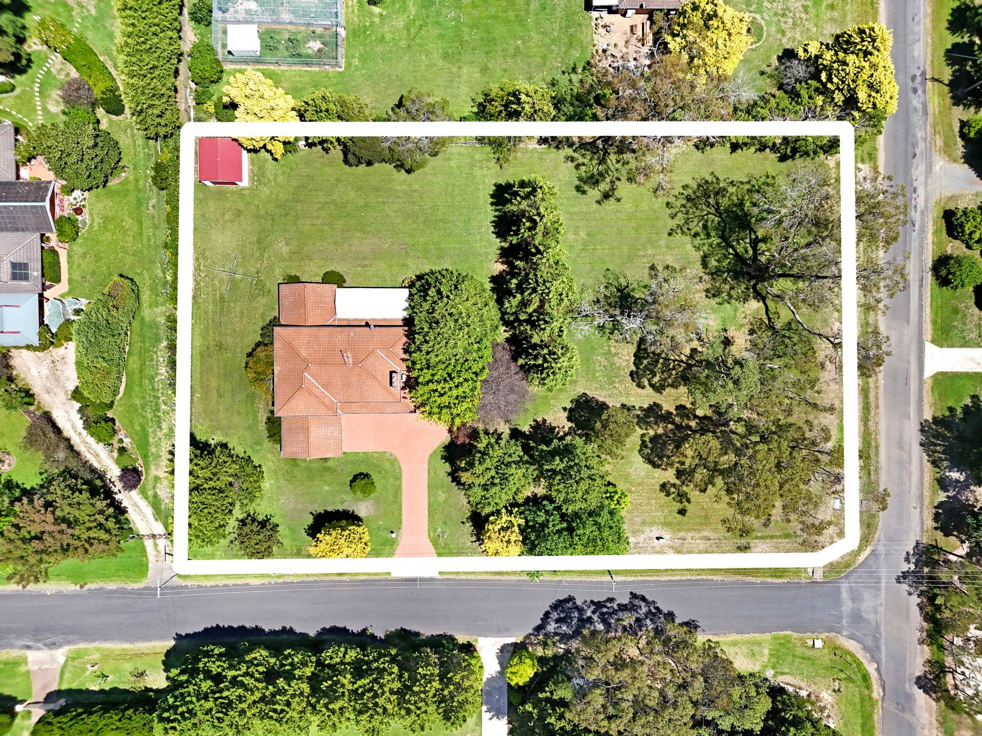 1 Lynne Close — photo 11 of 12