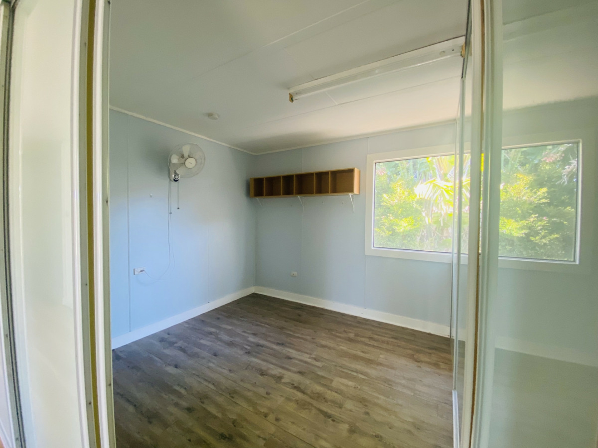 15 Palm Court, MOORE PARK BEACH