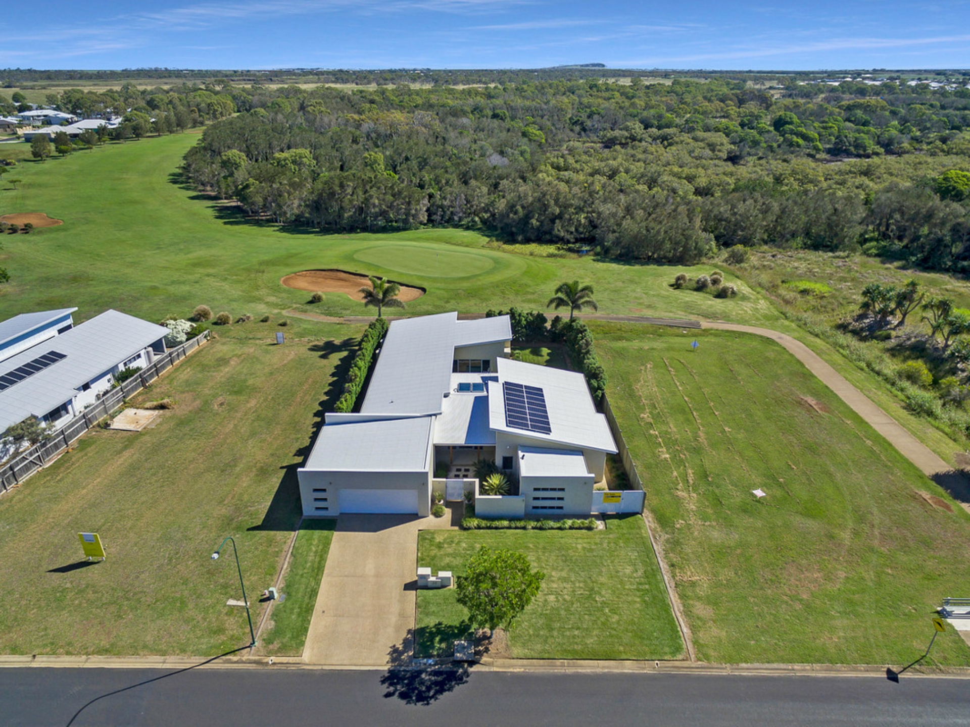 30 Bisdee Street Coral Cove QLD Property Details LJ Hooker