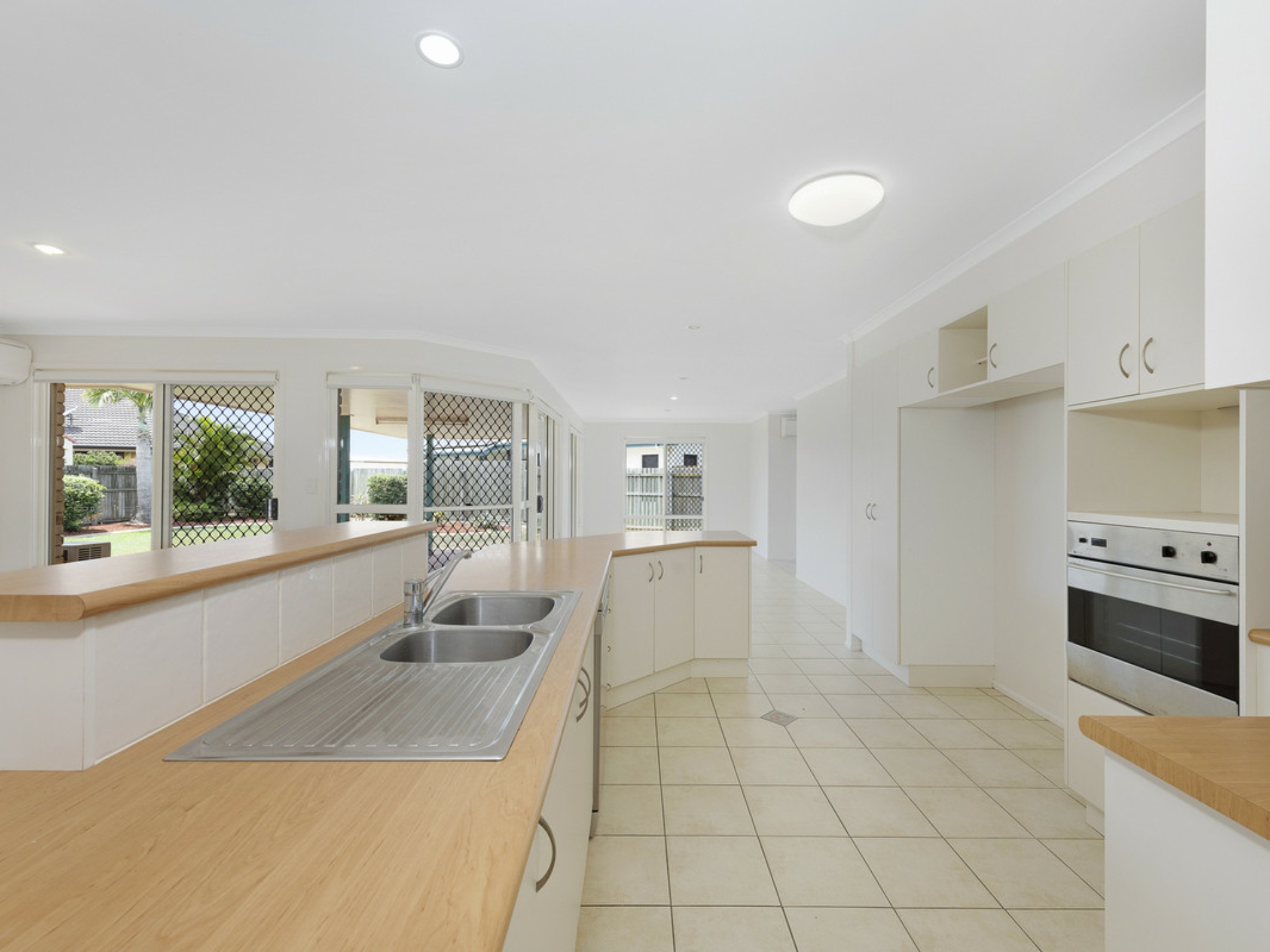 26 Chancellor Drive, AVENELL HEIGHTS