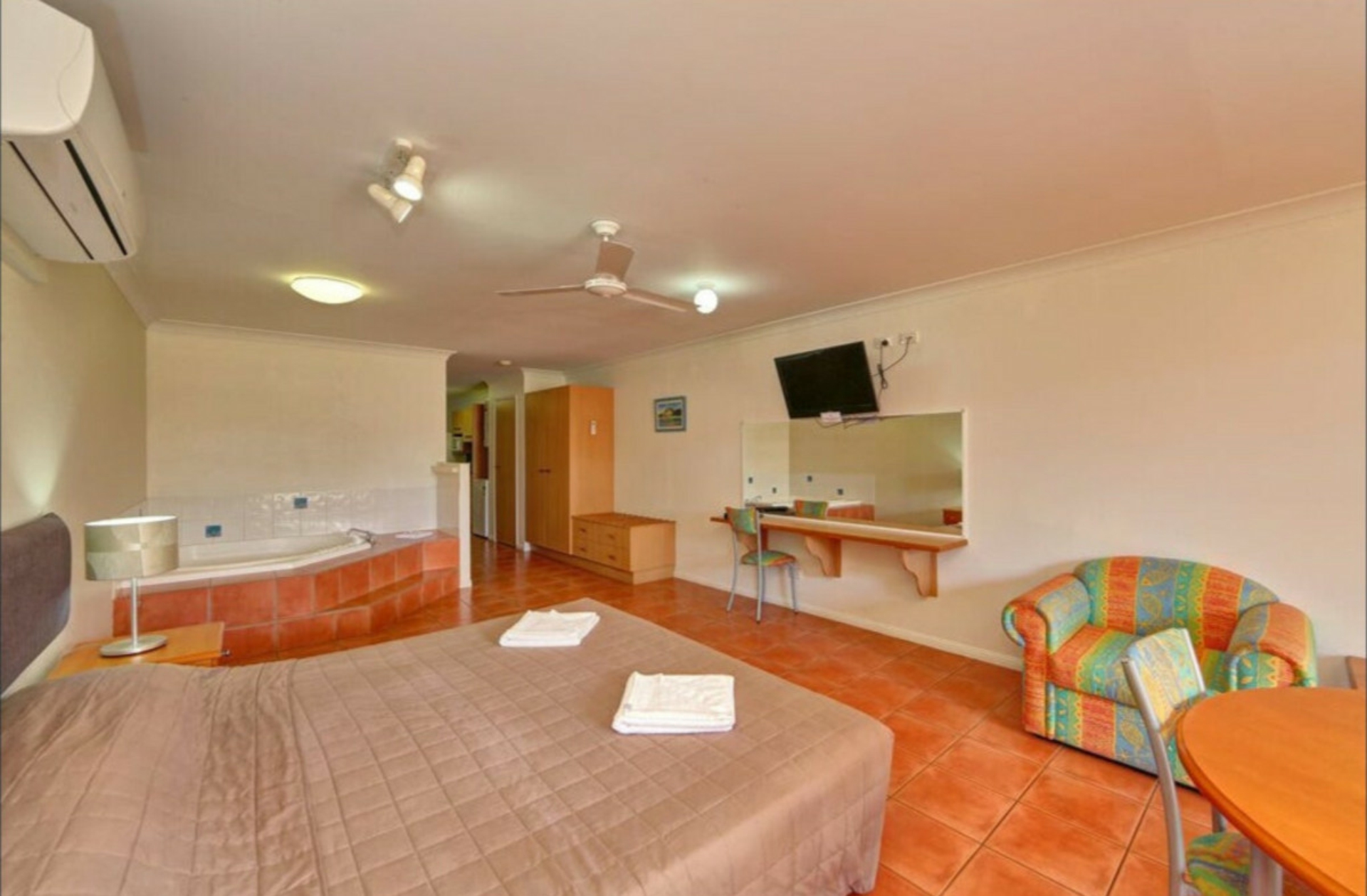 1/1 Pebble Beach Drive, CORAL COVE