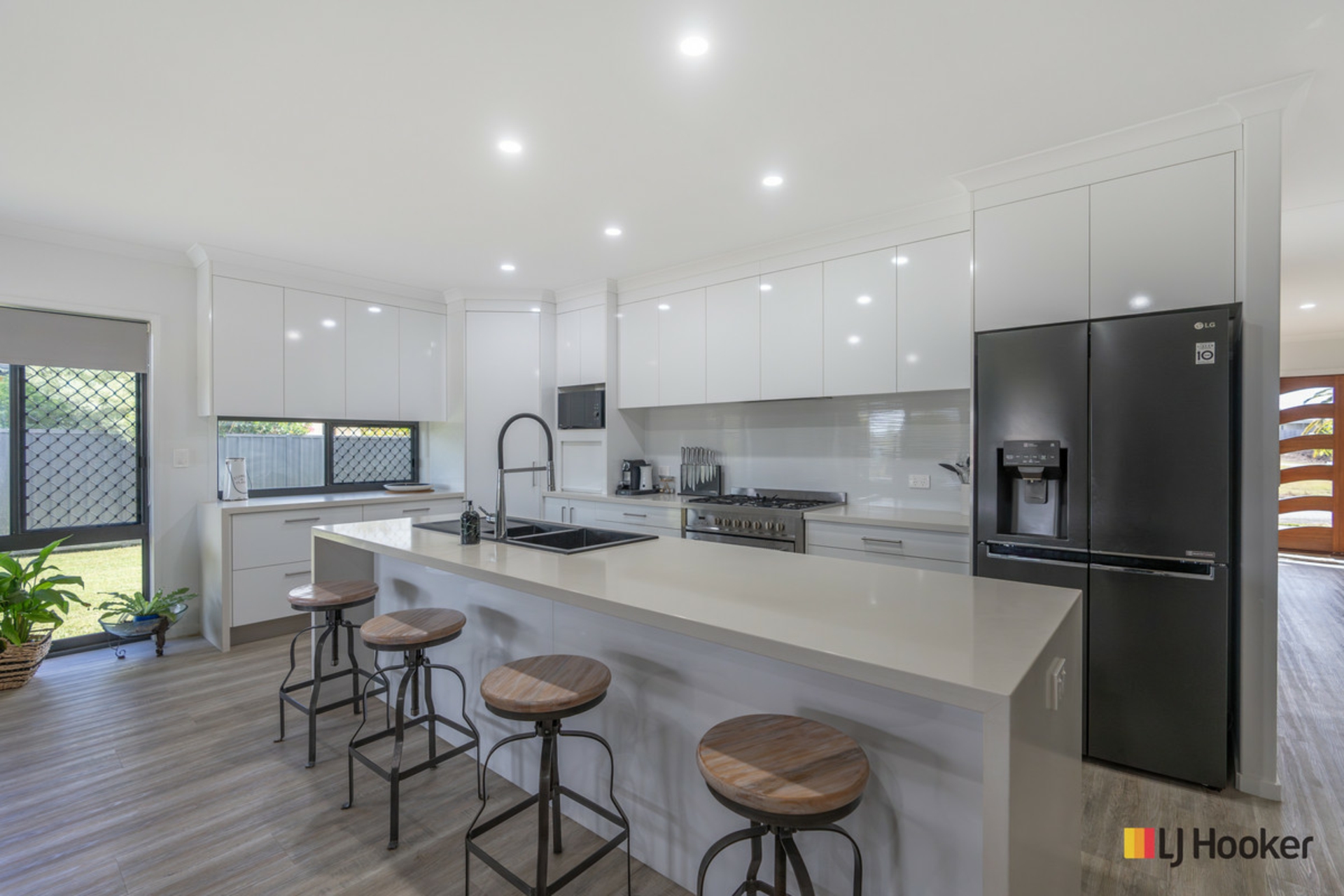 190 Barolin Esplanade, CORAL COVE
