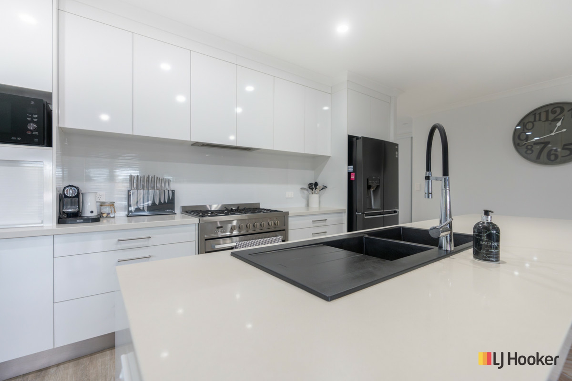190 Barolin Esplanade, CORAL COVE