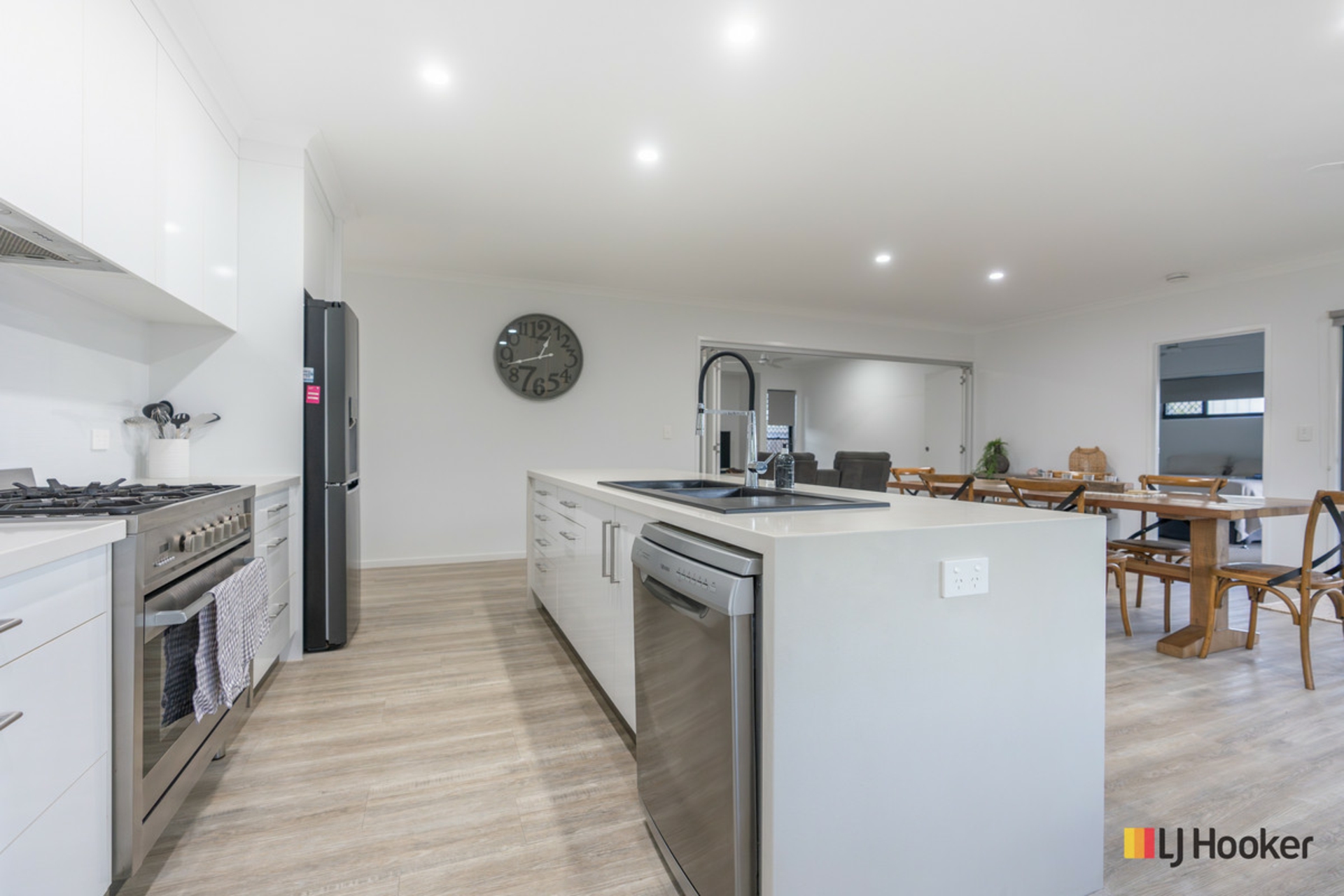 190 Barolin Esplanade, CORAL COVE