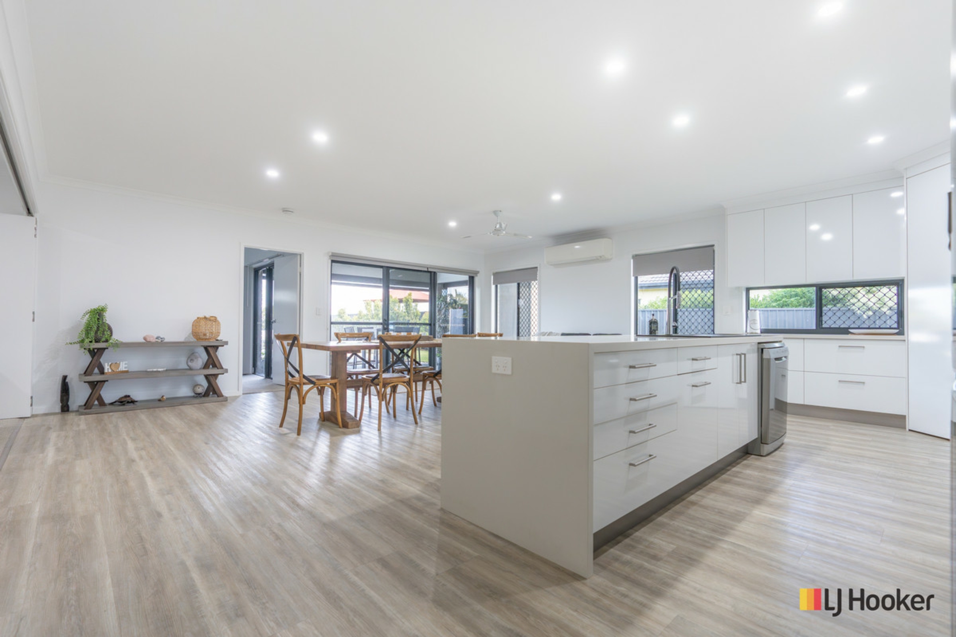 190 Barolin Esplanade, CORAL COVE