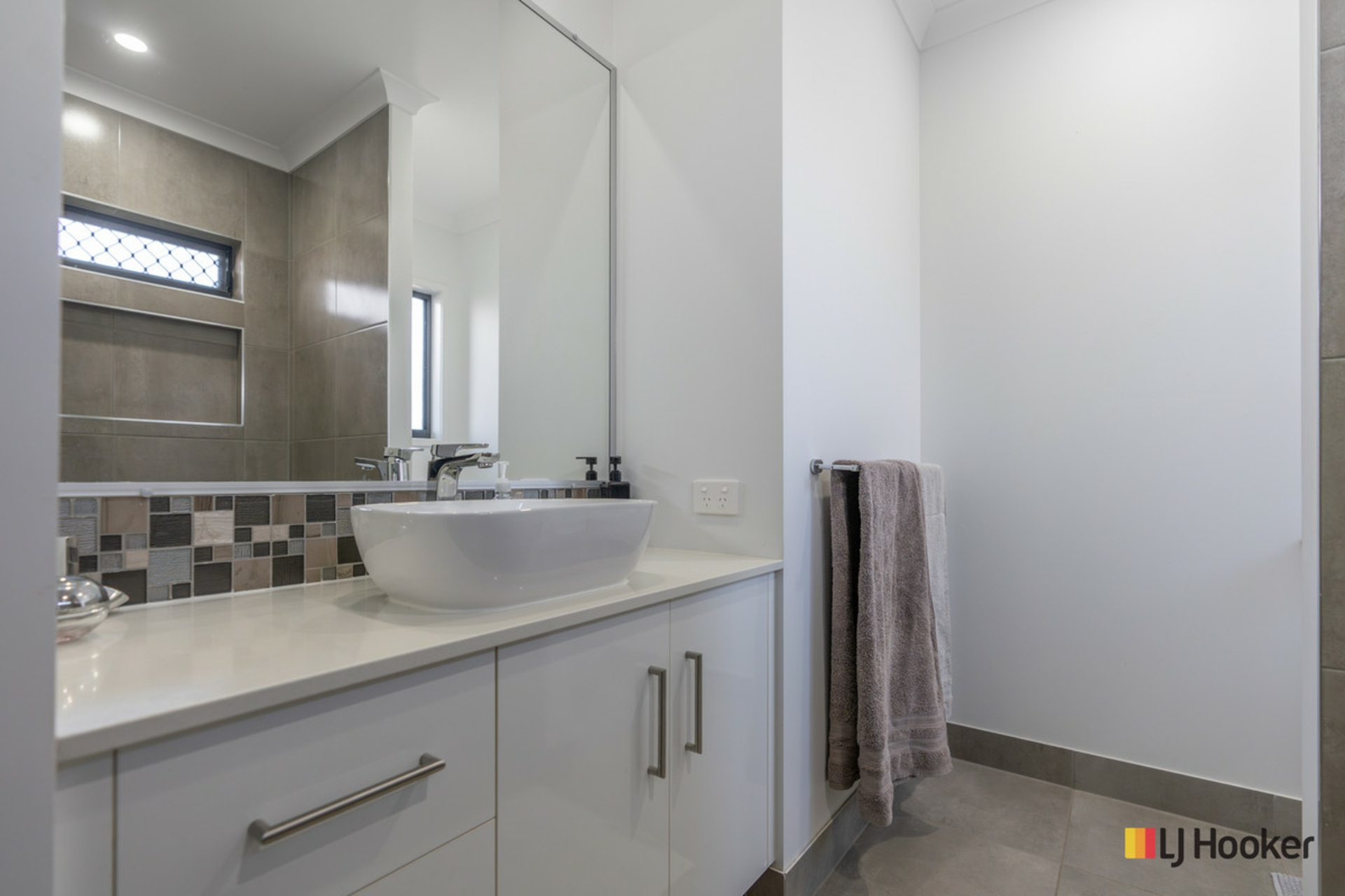 190 Barolin Esplanade, CORAL COVE