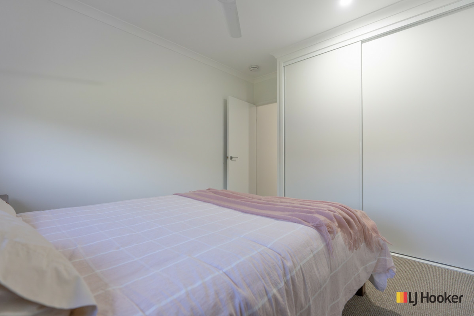 190 Barolin Esplanade, CORAL COVE