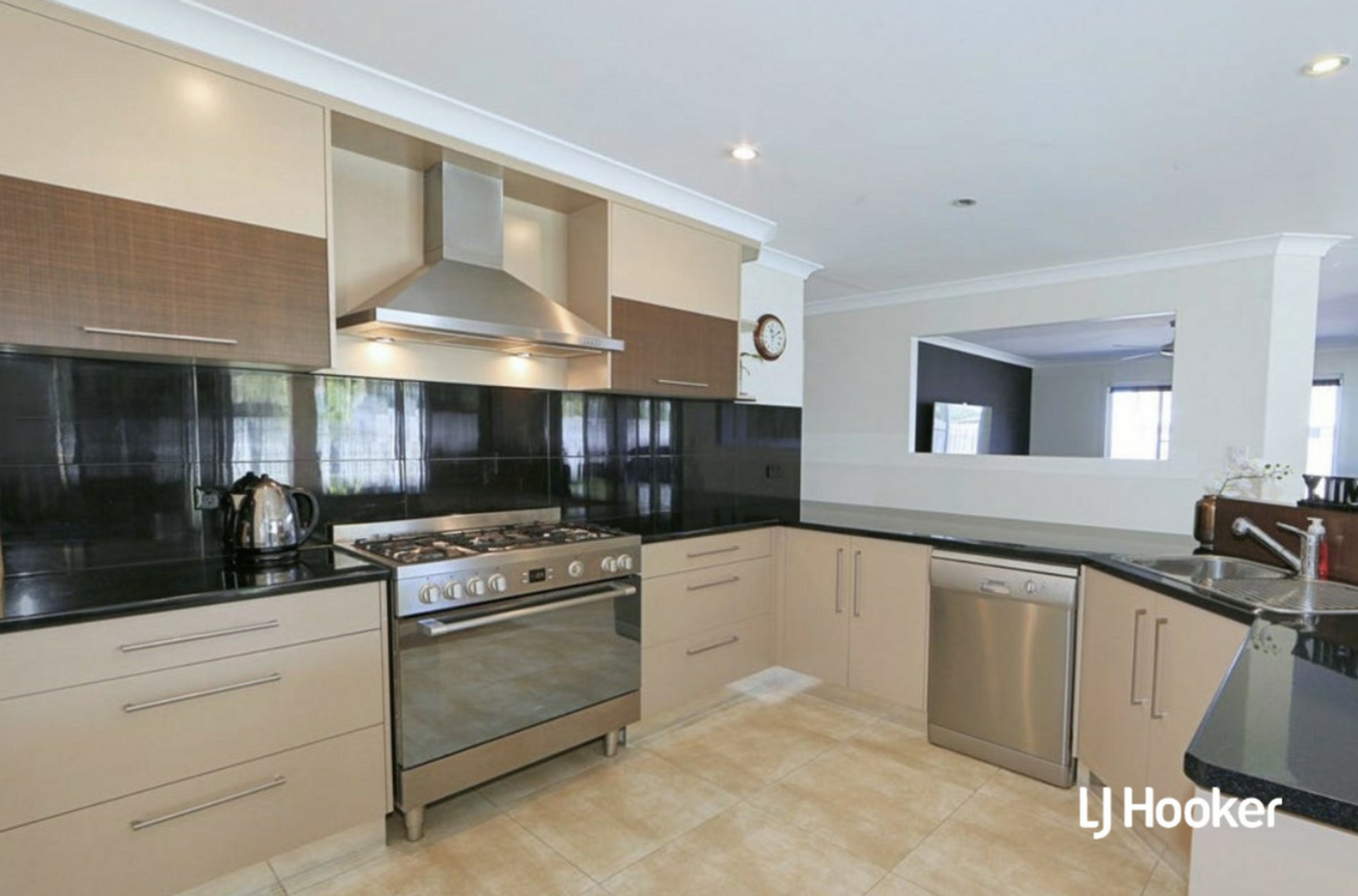 16 Logan Road, INNES PARK