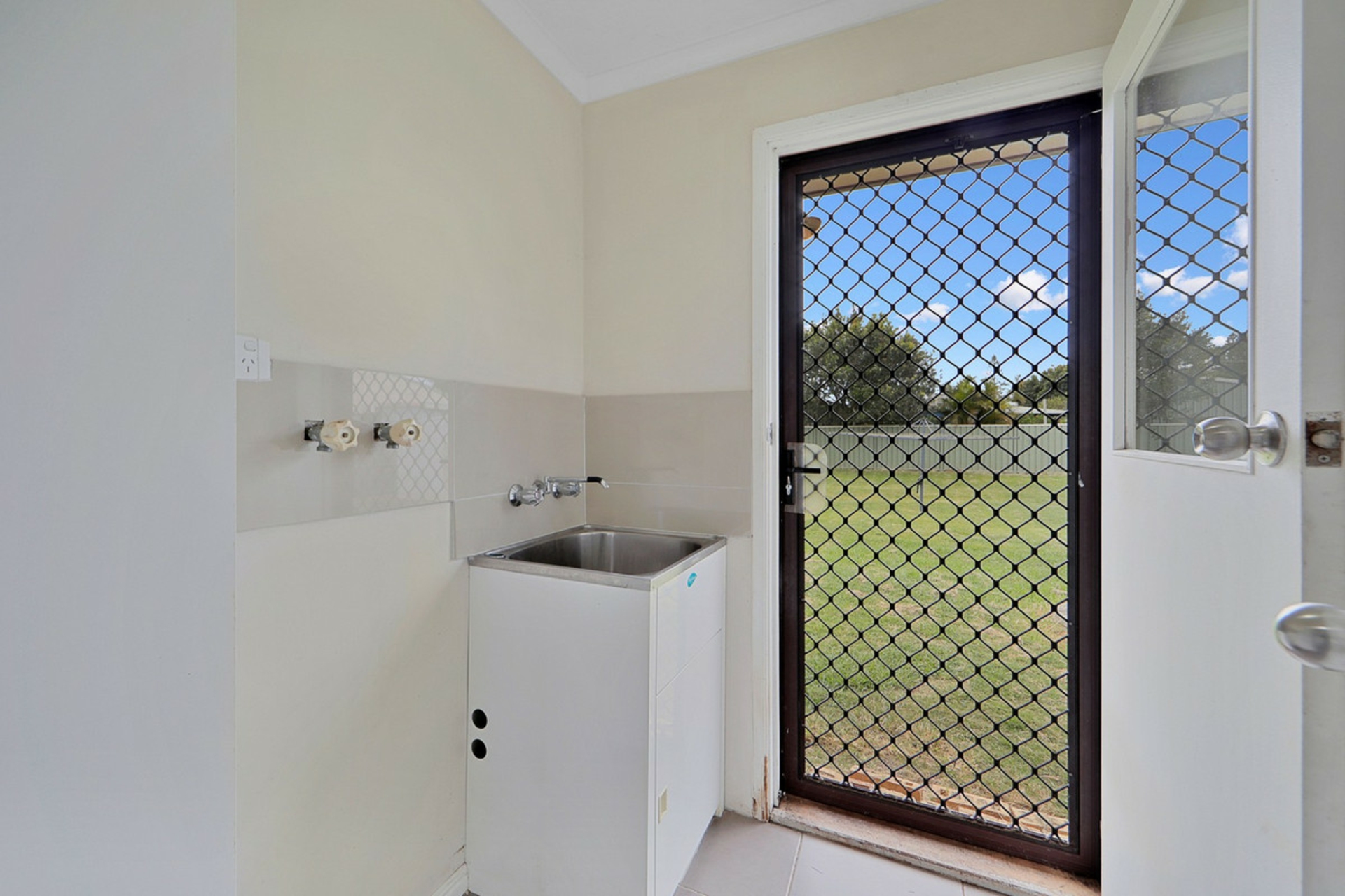 83 Kinch Street, BURNETT HEADS