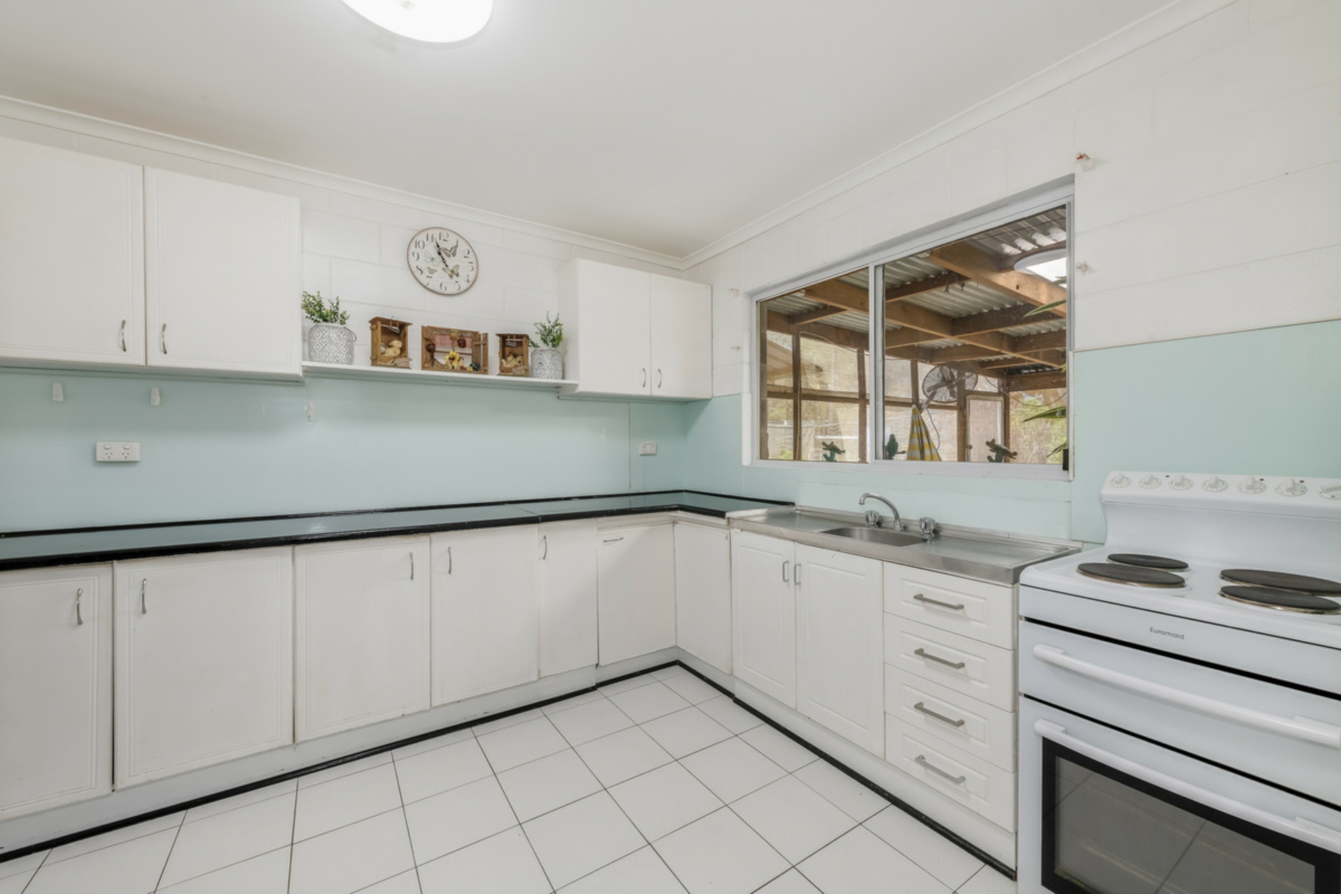 1 Orchid Drive, MOORE PARK BEACH