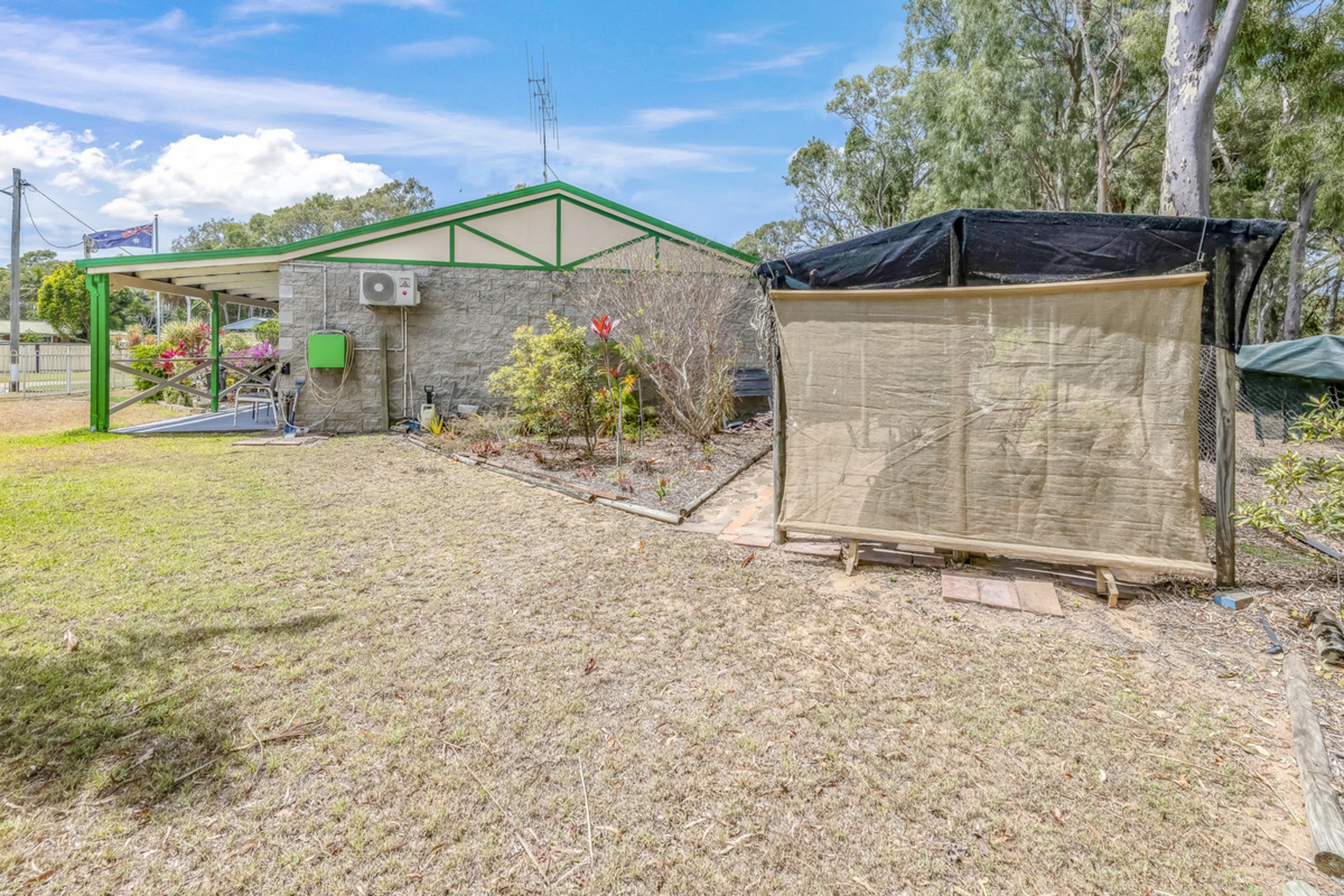 1 Orchid Drive, MOORE PARK BEACH