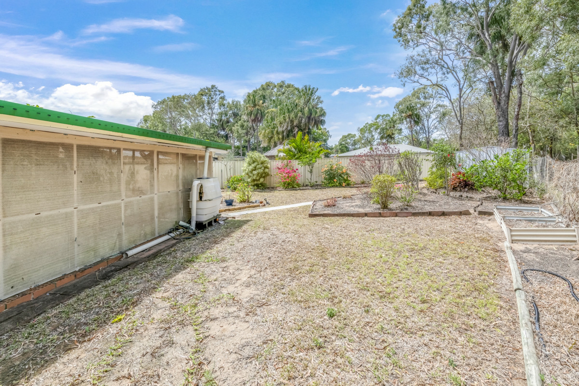 1 Orchid Drive, MOORE PARK BEACH