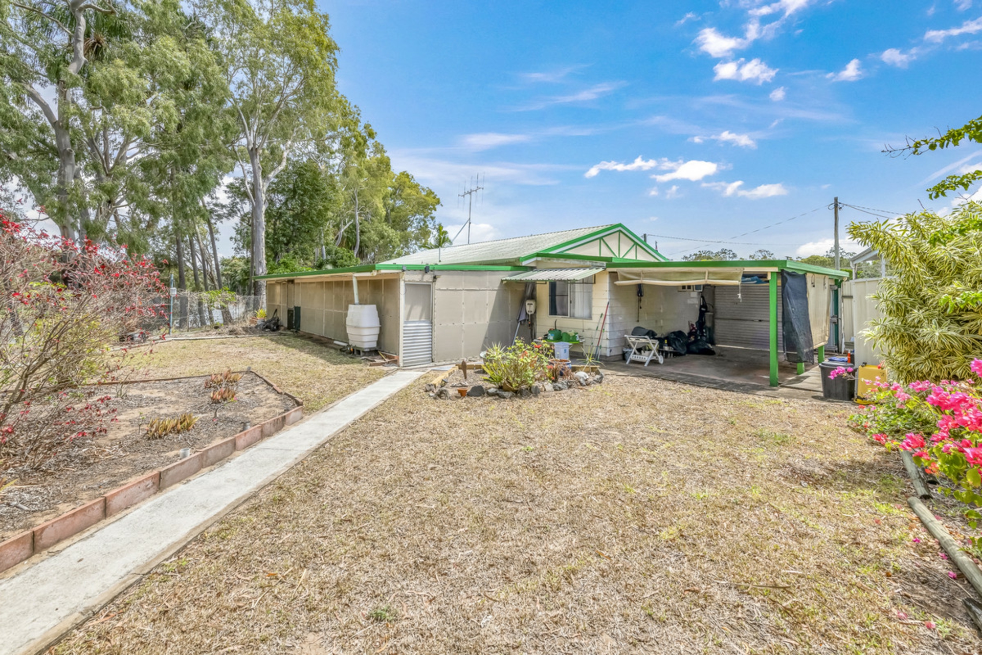 1 Orchid Drive, MOORE PARK BEACH