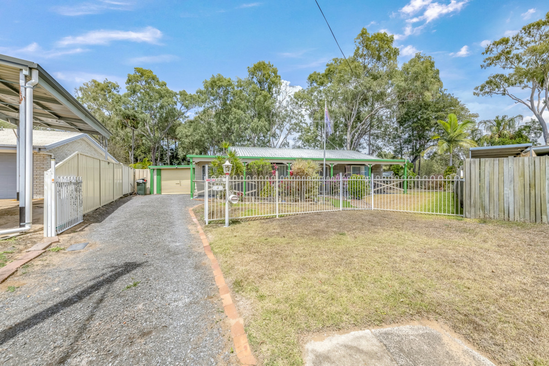1 Orchid Drive, MOORE PARK BEACH