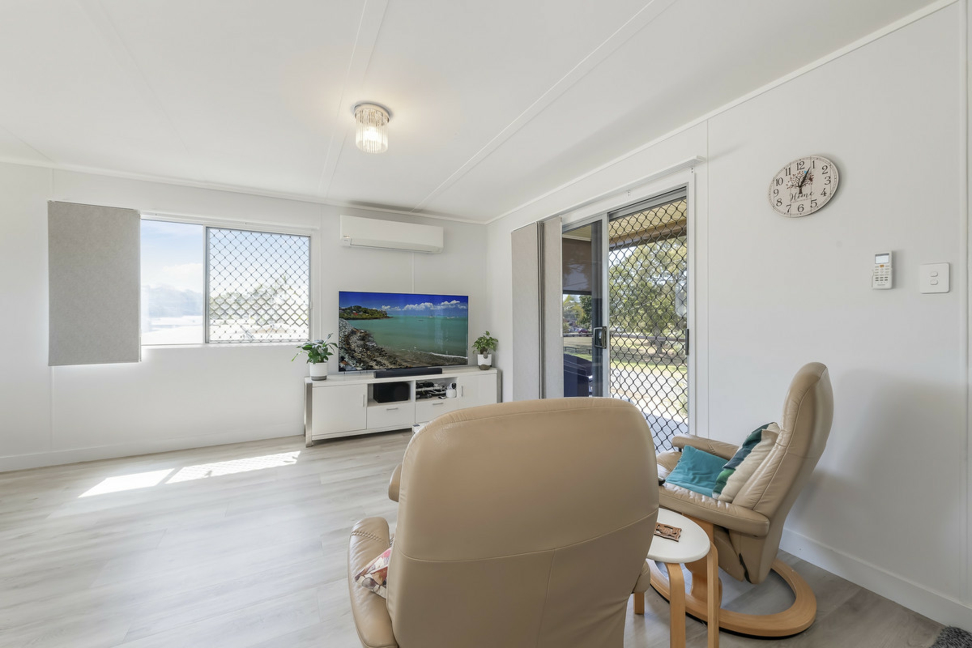19 Club Avenue,, MOORE PARK BEACH