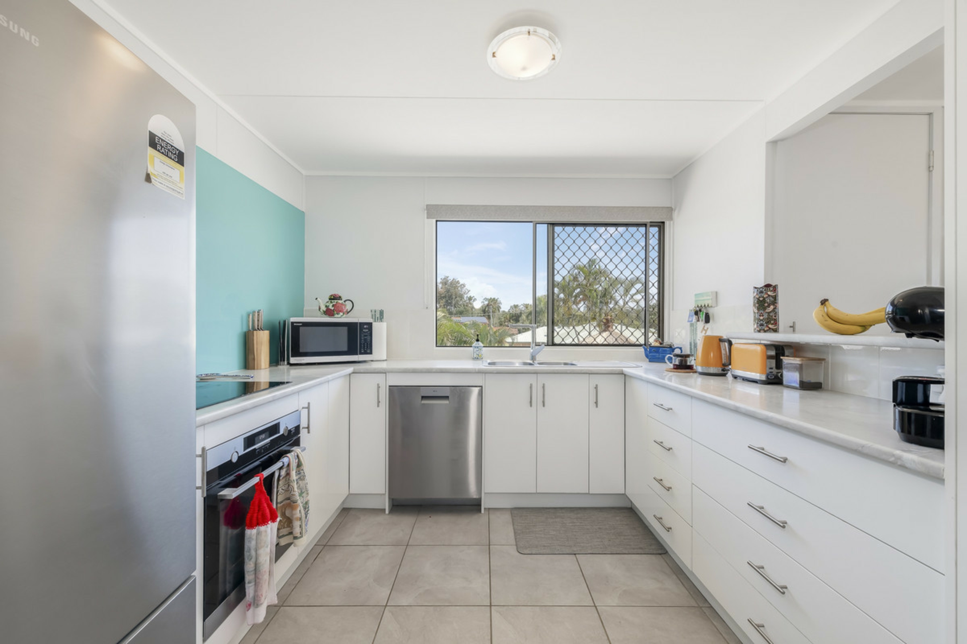 19 Club Avenue,, MOORE PARK BEACH