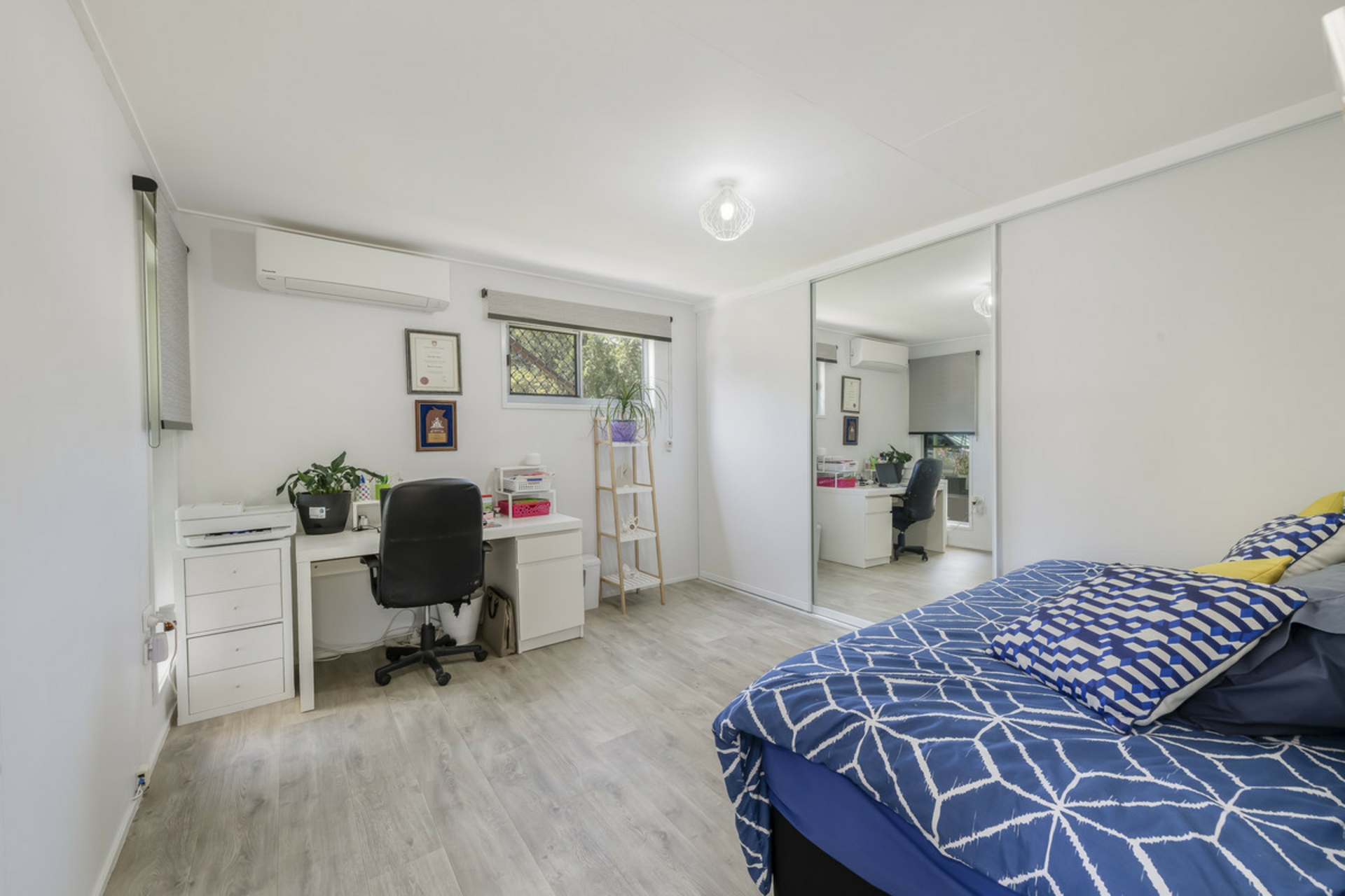 19 Club Avenue,, MOORE PARK BEACH