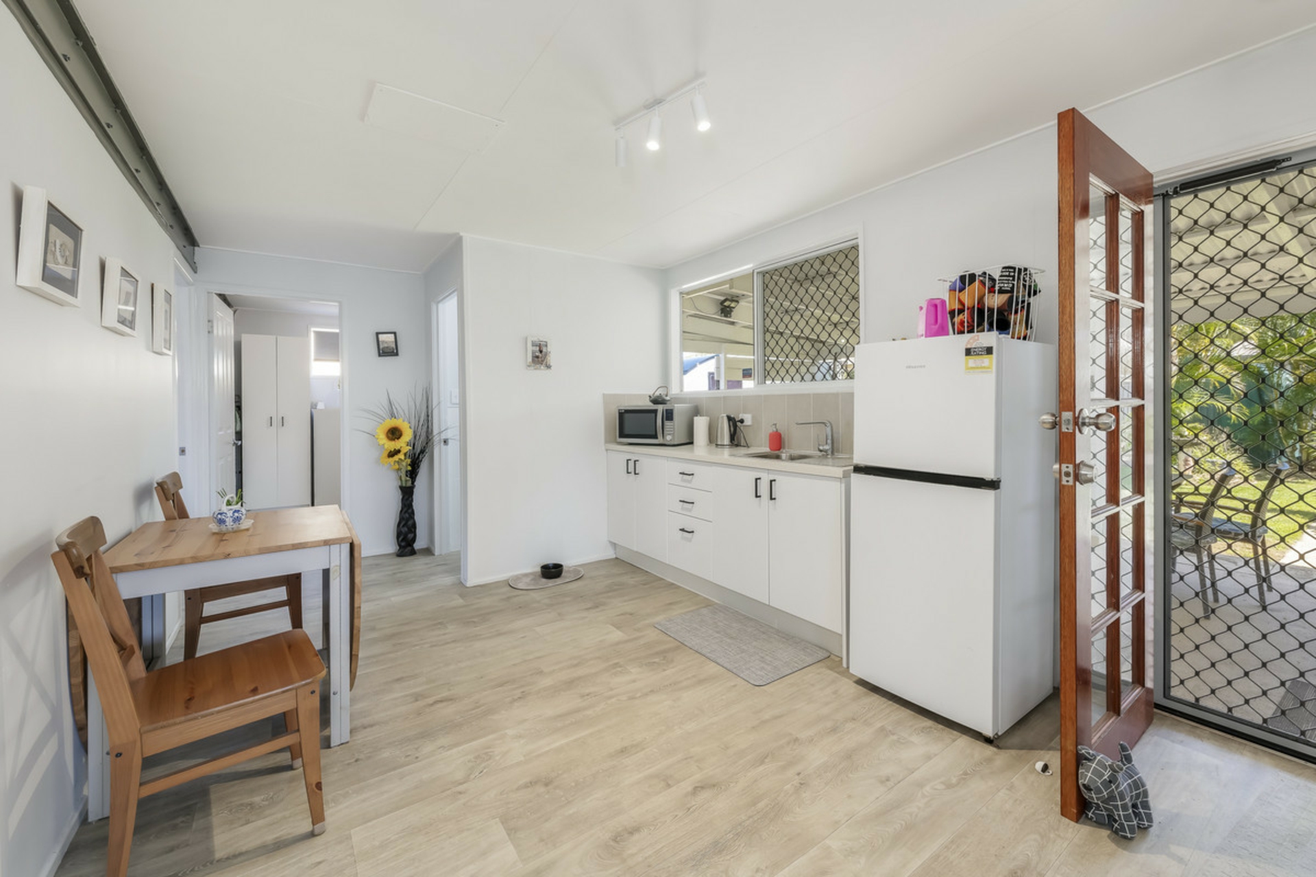 19 Club Avenue,, MOORE PARK BEACH