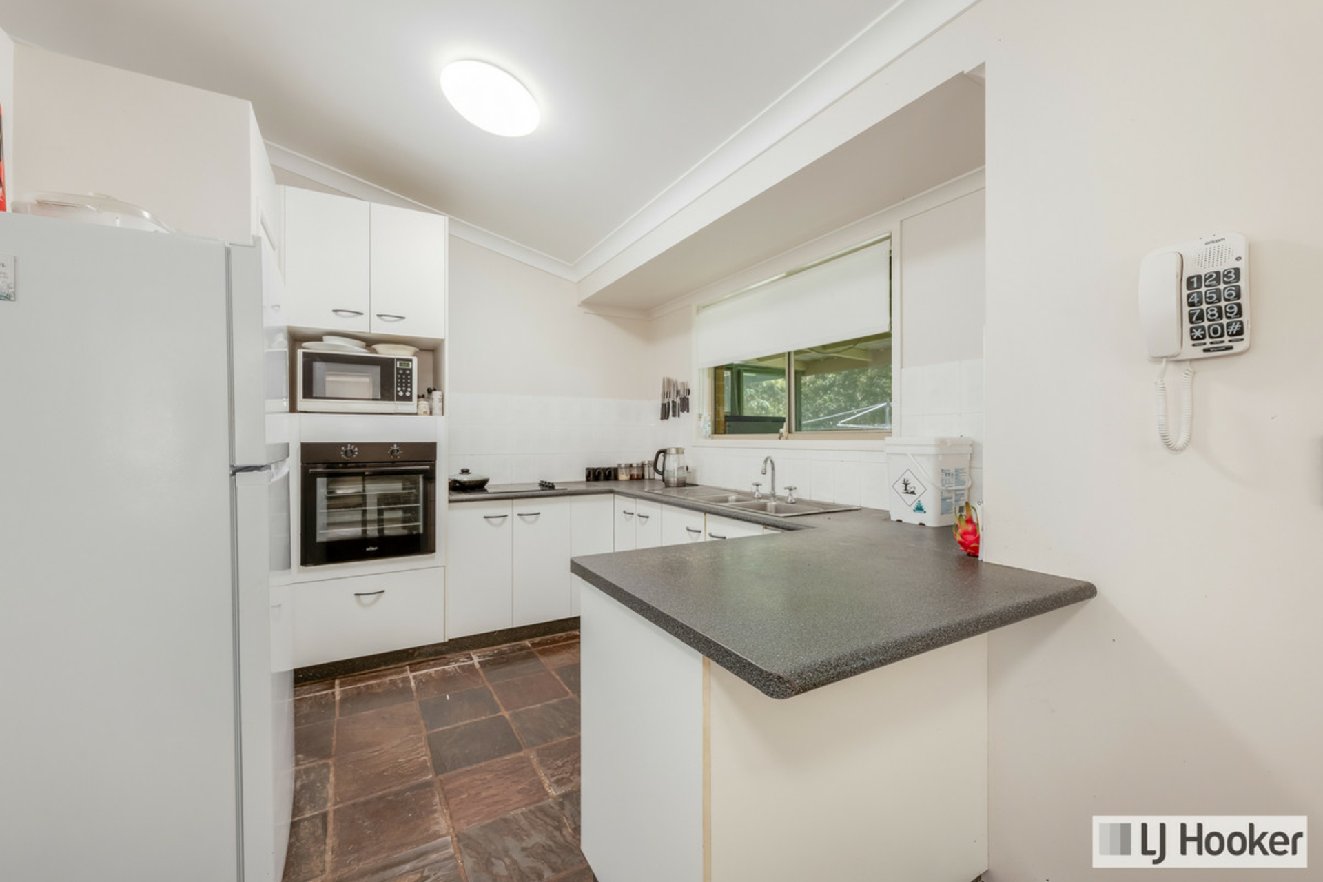 9 Plum Tree Crescent, MOORE PARK BEACH