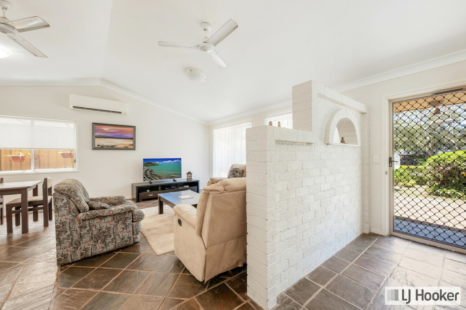 9 Plum Tree Crescent, MOORE PARK BEACH