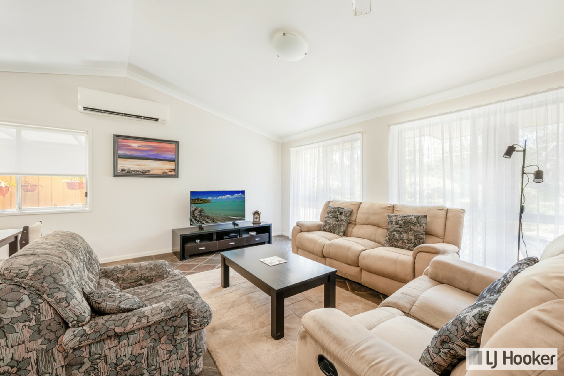 9 Plum Tree Crescent, MOORE PARK BEACH