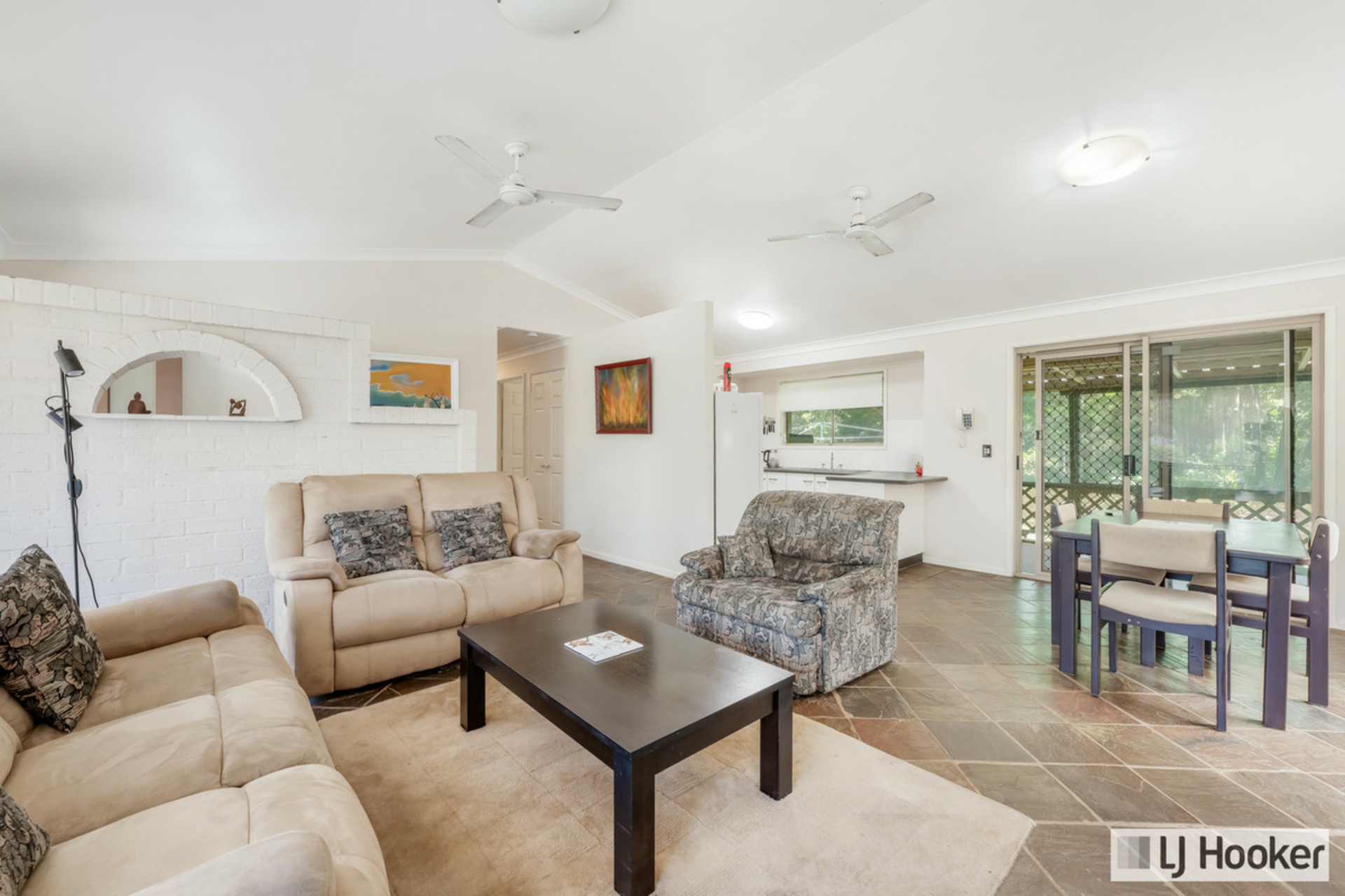9 Plum Tree Crescent, MOORE PARK BEACH