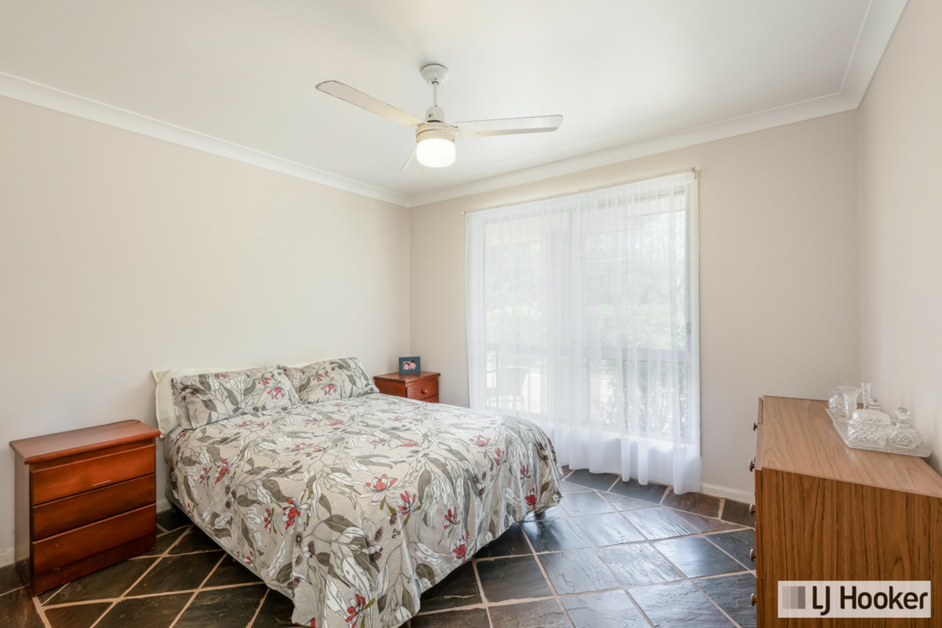 9 Plum Tree Crescent, MOORE PARK BEACH