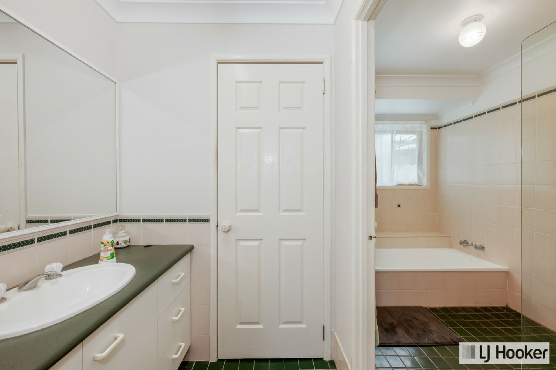 9 Plum Tree Crescent, MOORE PARK BEACH