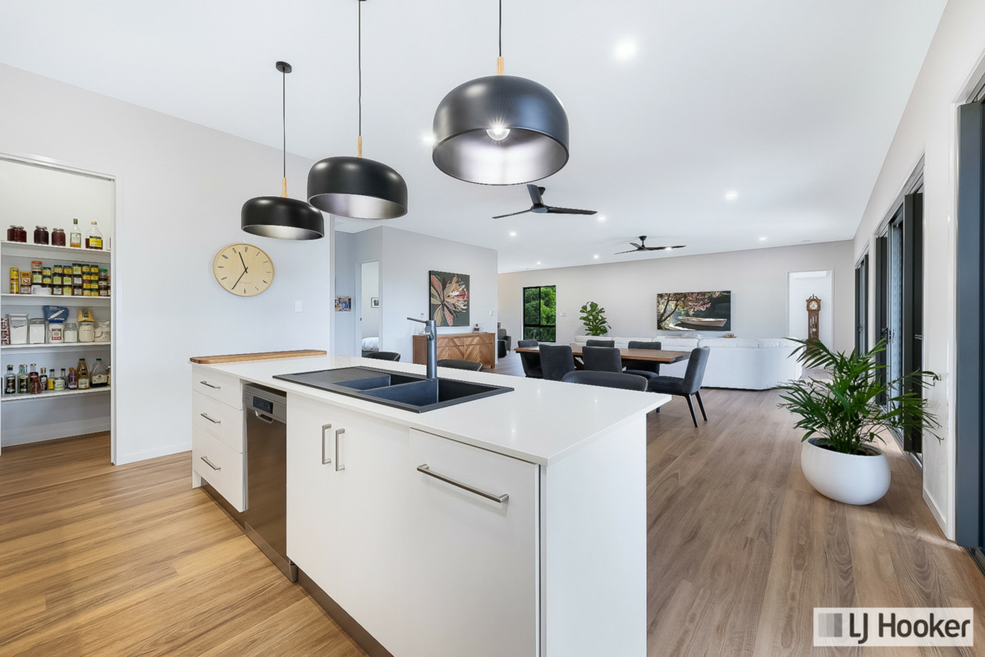 18 Sylvan Drive,, MOORE PARK BEACH