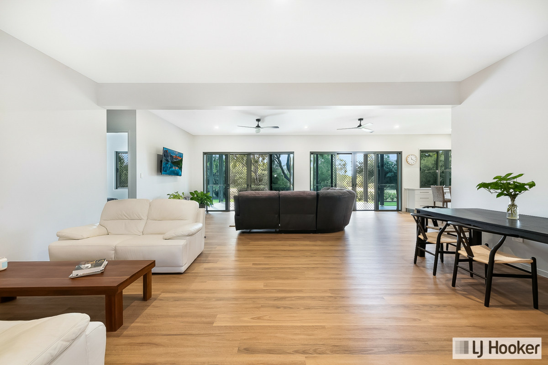 18 Sylvan Drive,, MOORE PARK BEACH