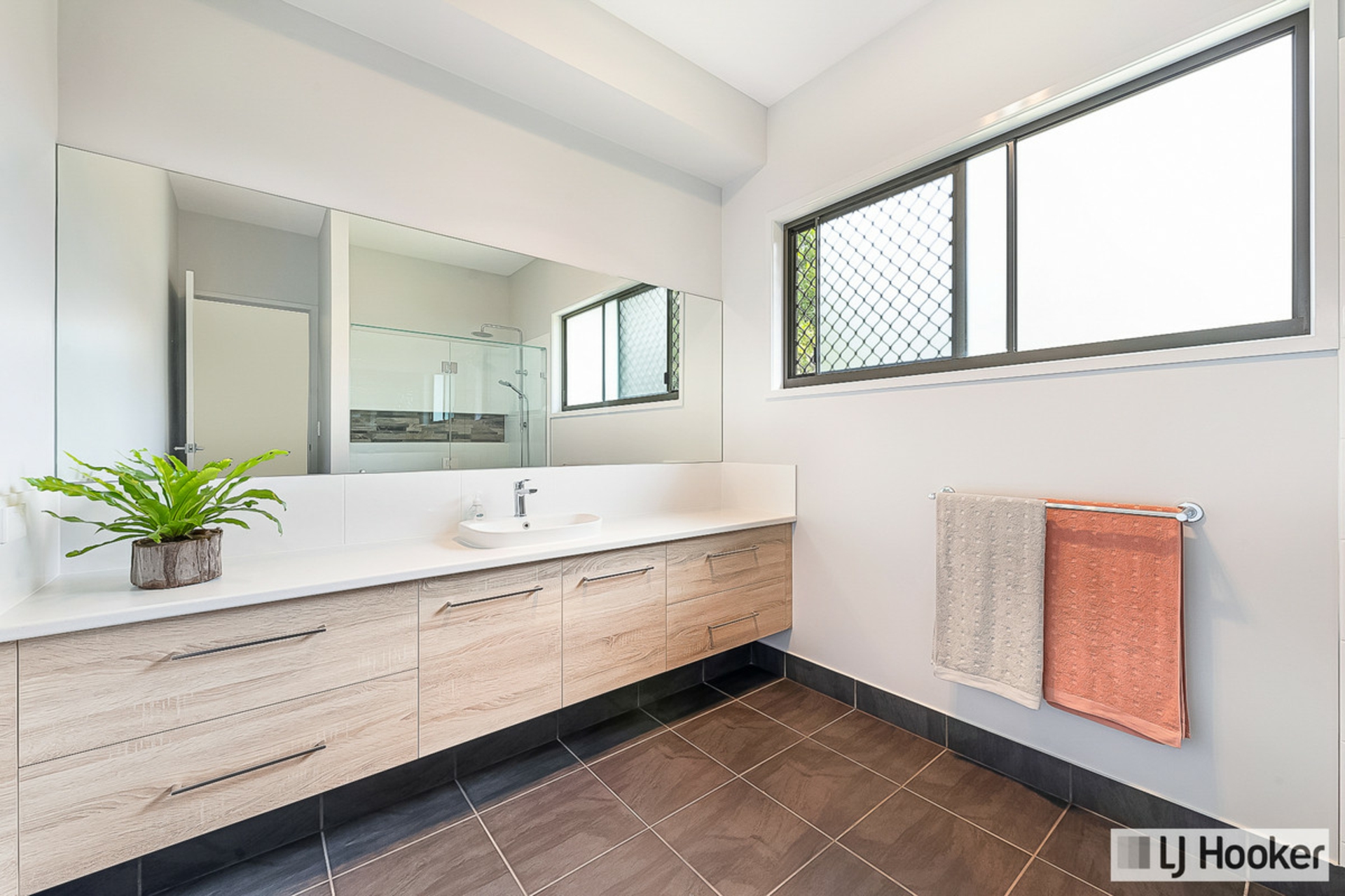 18 Sylvan Drive,, MOORE PARK BEACH
