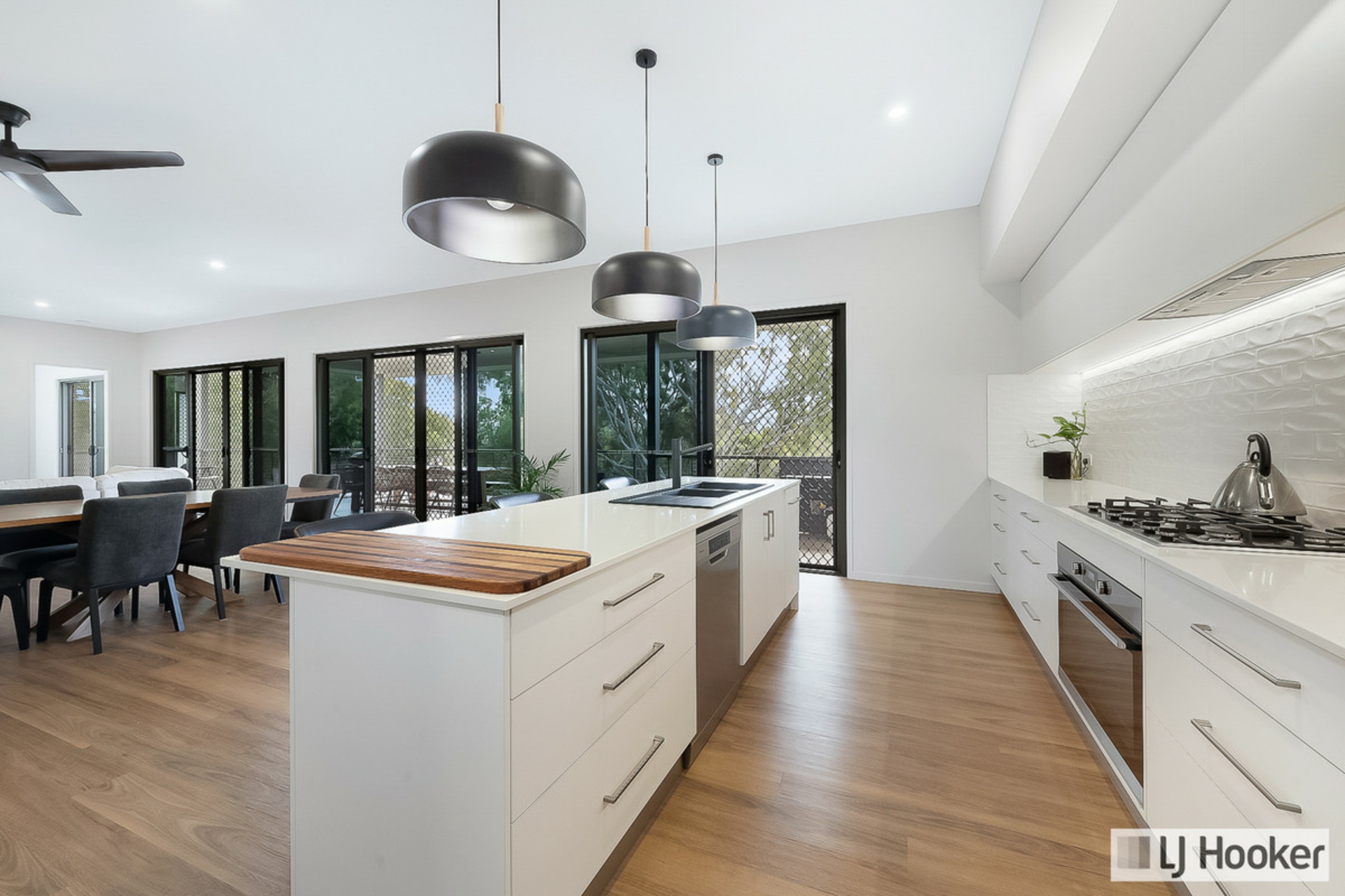 18 Sylvan Drive,, MOORE PARK BEACH