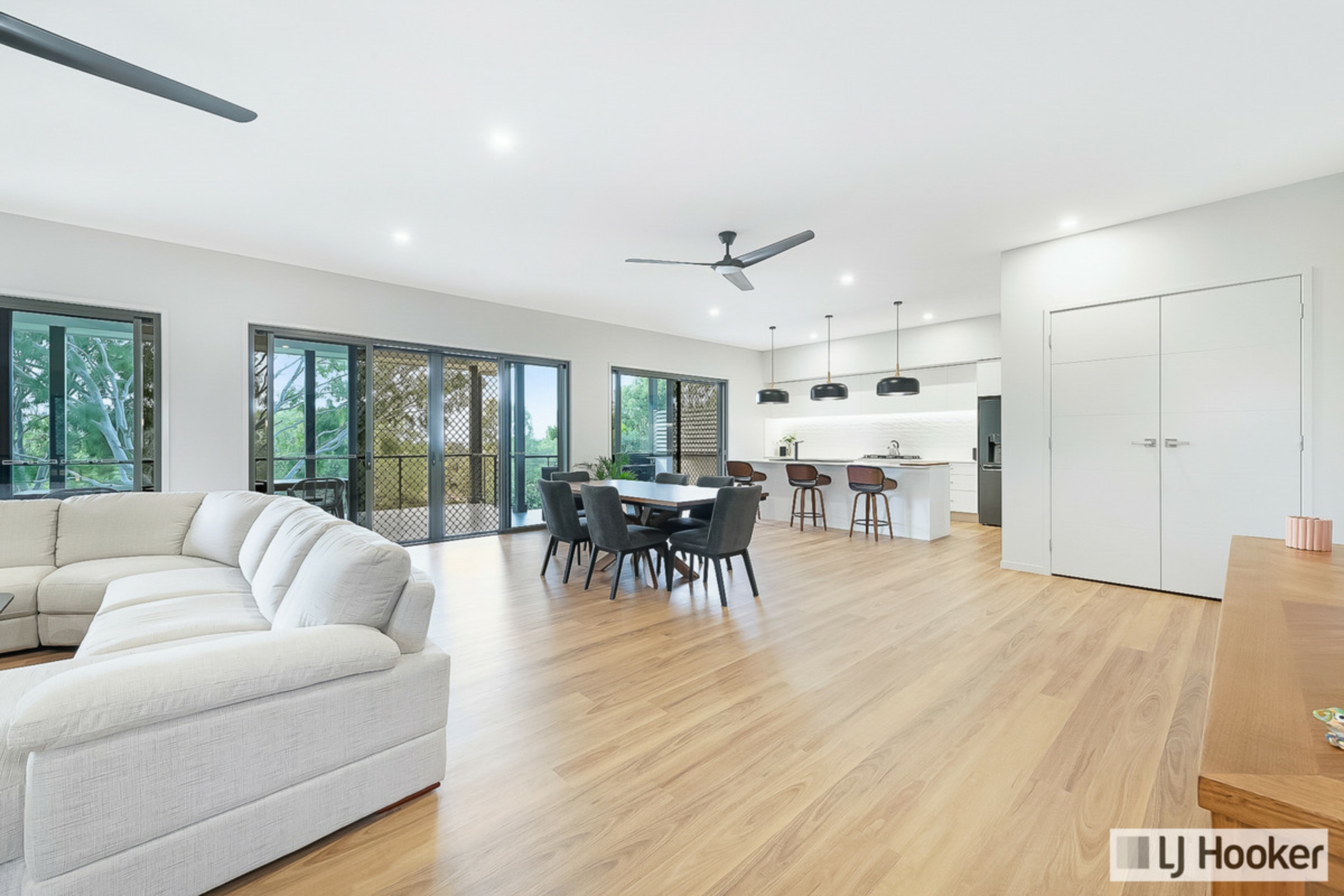 18 Sylvan Drive,, MOORE PARK BEACH