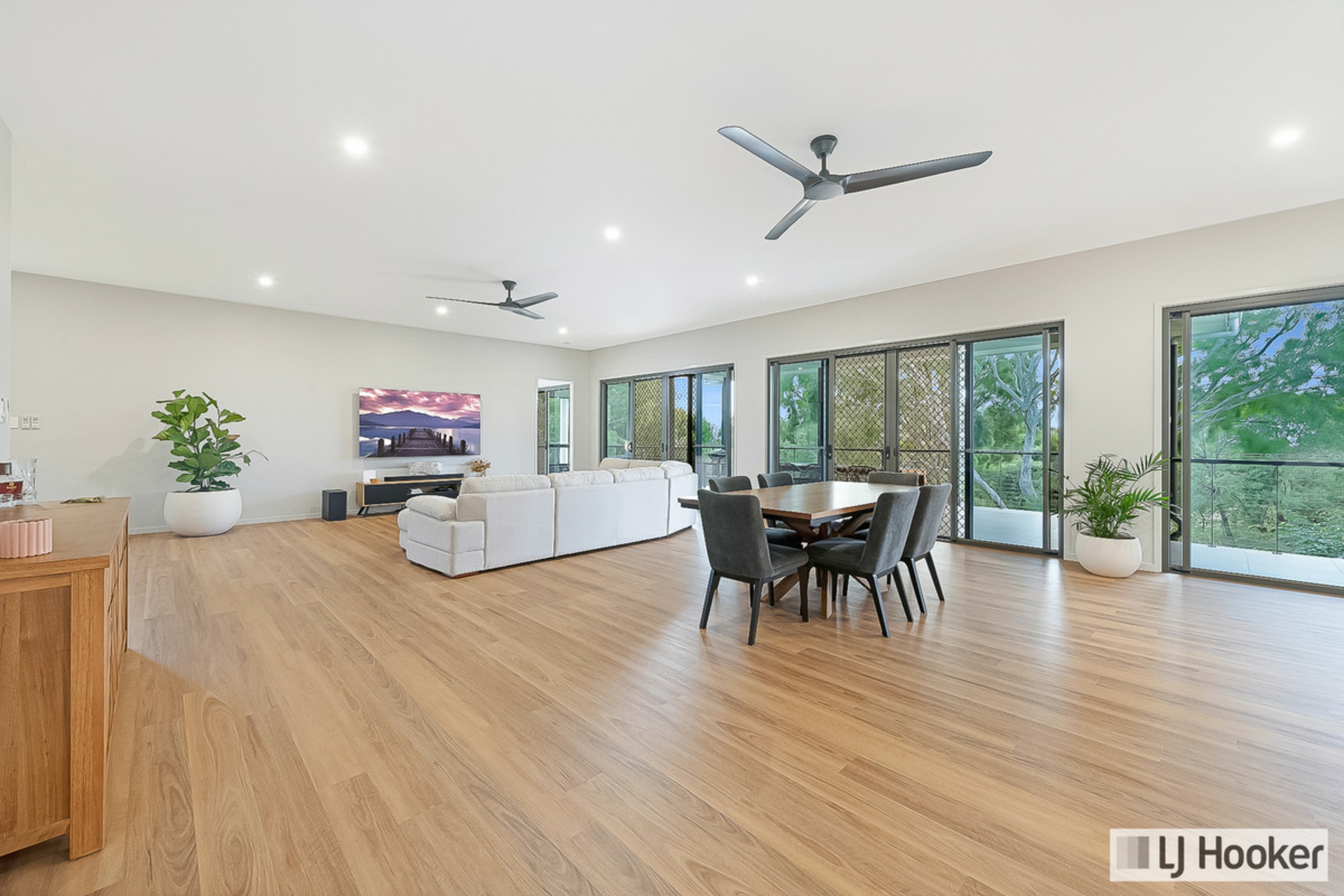 18 Sylvan Drive,, MOORE PARK BEACH