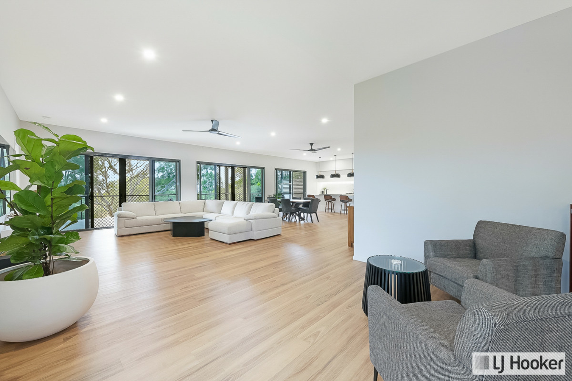 18 Sylvan Drive,, MOORE PARK BEACH