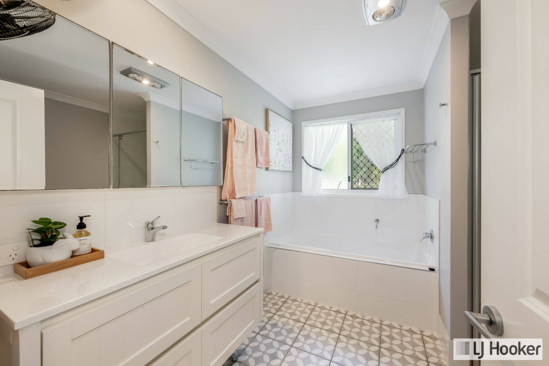 139 Sylvan Drive, MOORE PARK BEACH