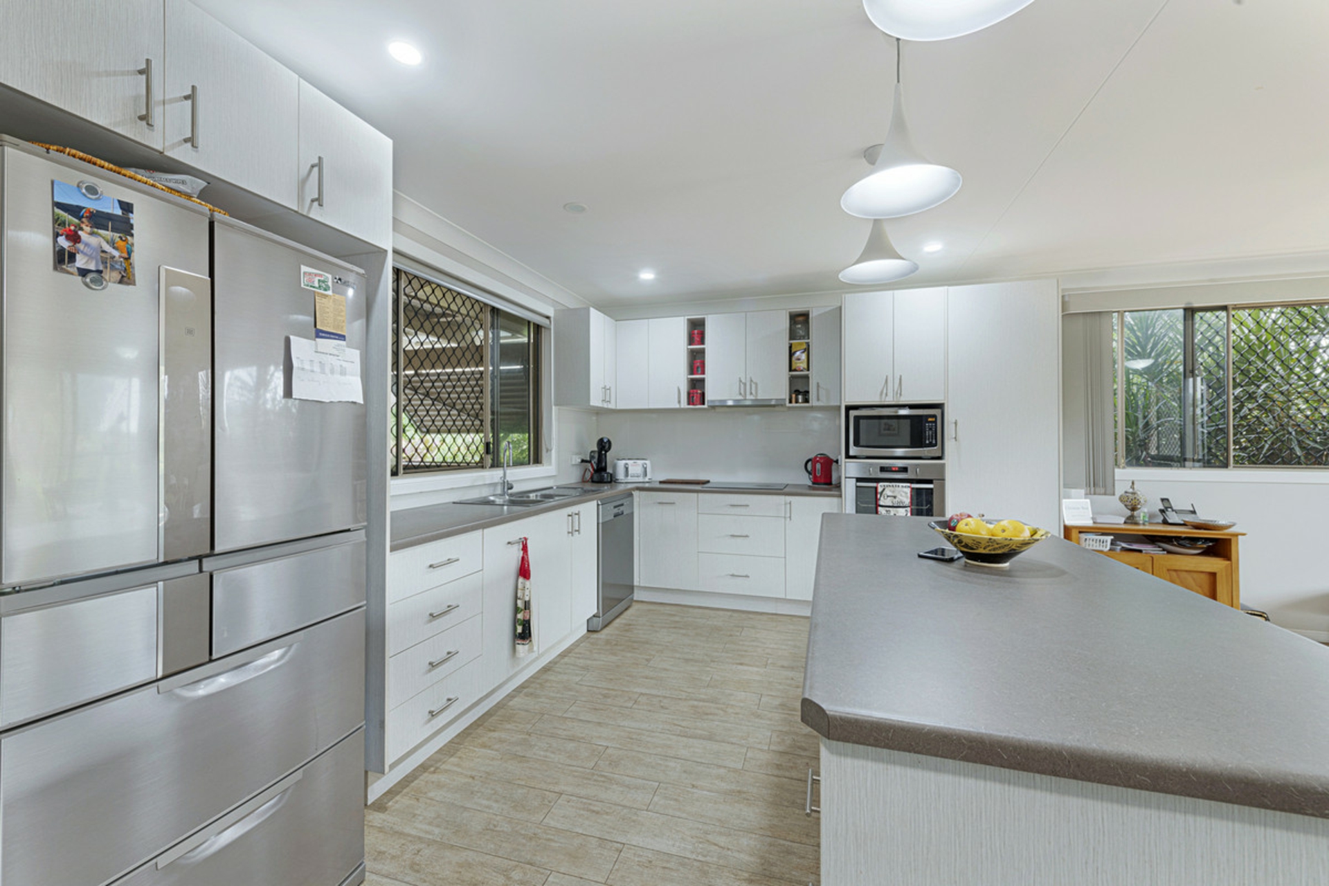 17 Poinciana Court, MOORE PARK BEACH