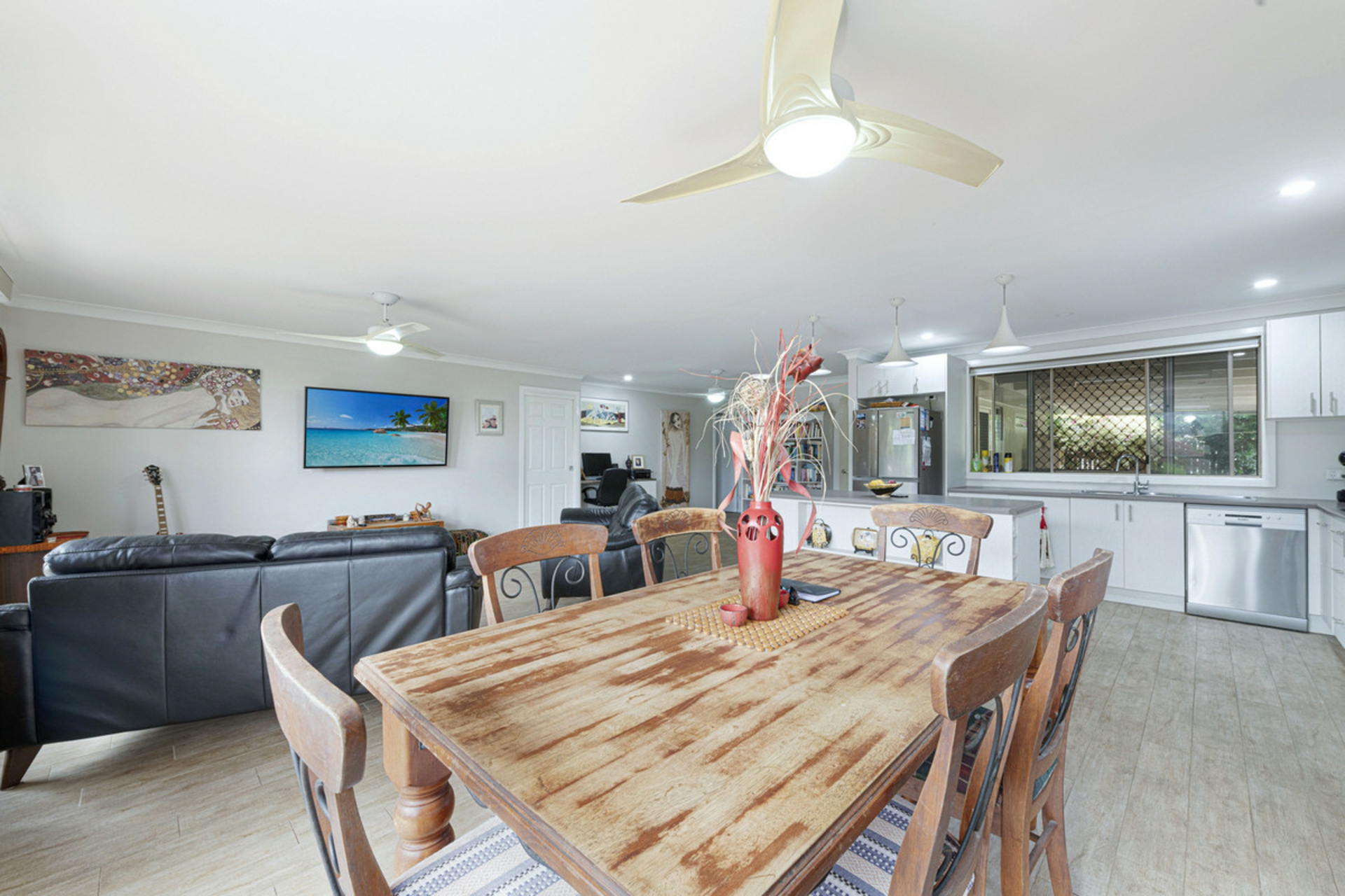 17 Poinciana Court, MOORE PARK BEACH
