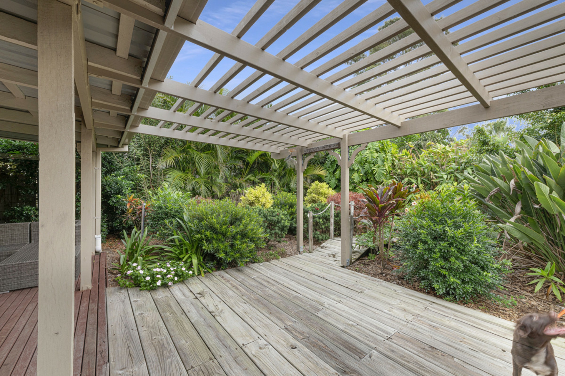 17 Poinciana Court, MOORE PARK BEACH