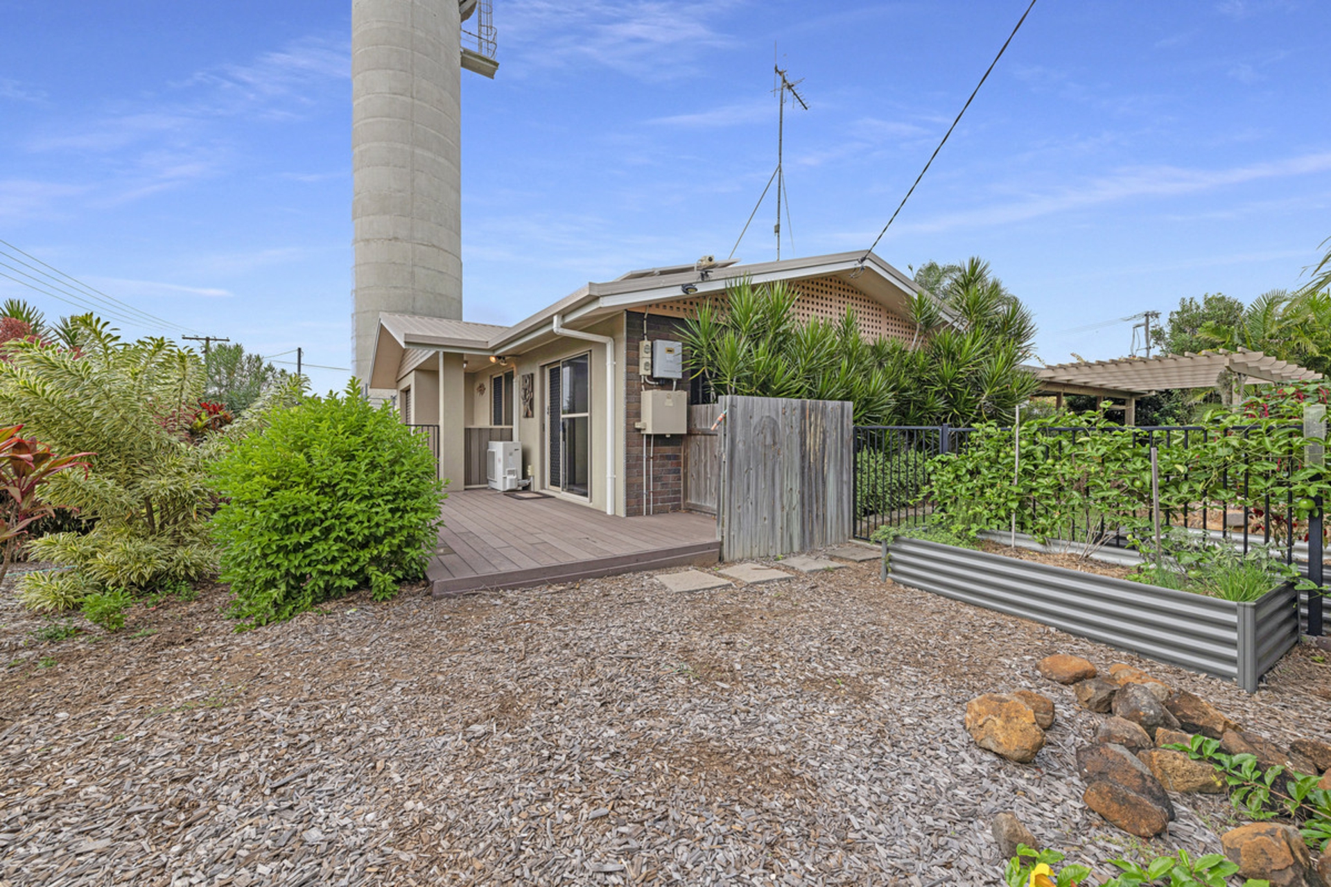 17 Poinciana Court, MOORE PARK BEACH