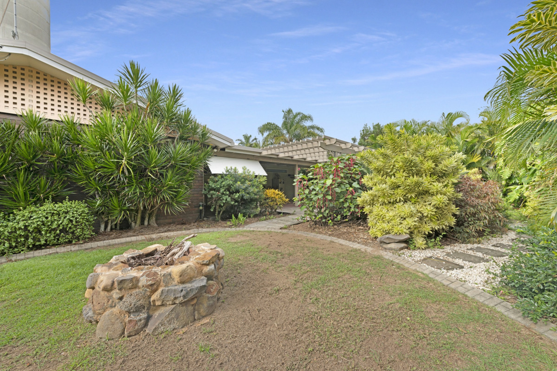 17 Poinciana Court, MOORE PARK BEACH