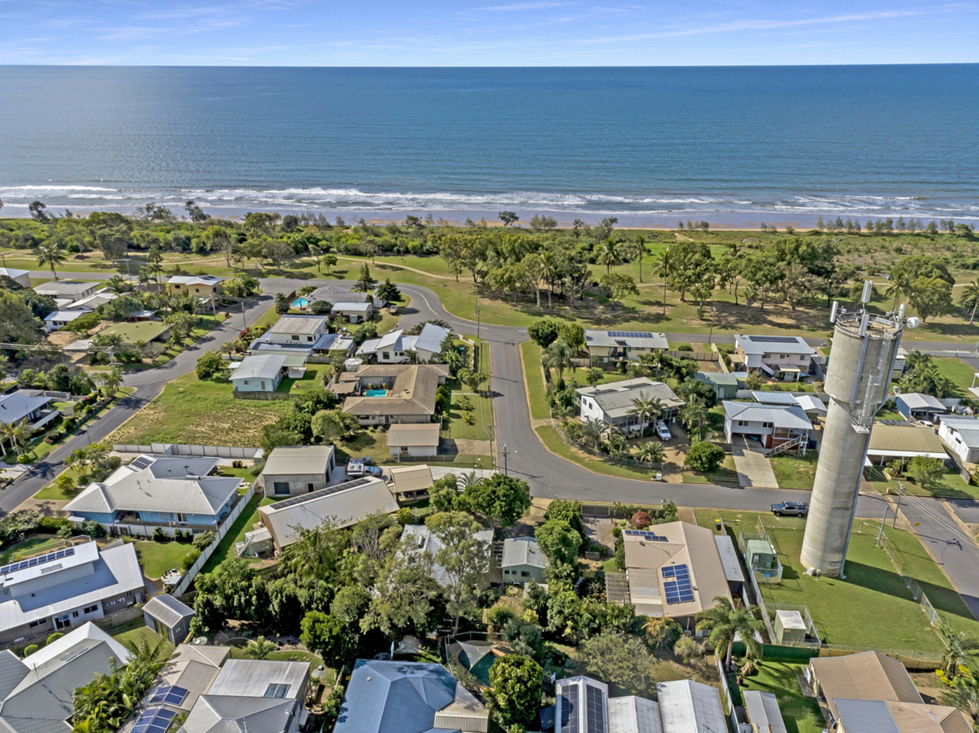 17 Poinciana Court, MOORE PARK BEACH